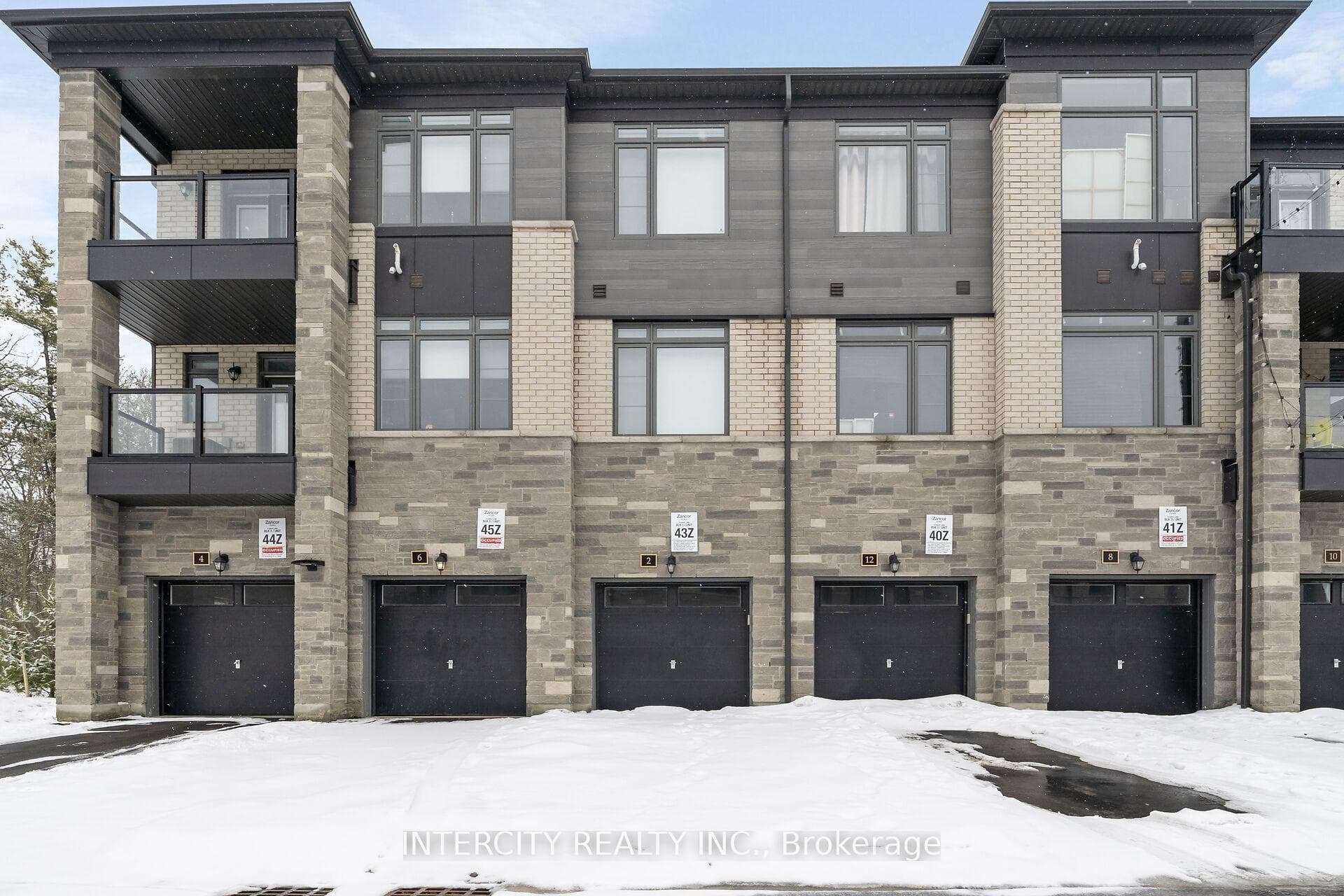 2 Savvy Lane Unit 43Z - Condo photo 3 of 17 in Caledon, Ontario