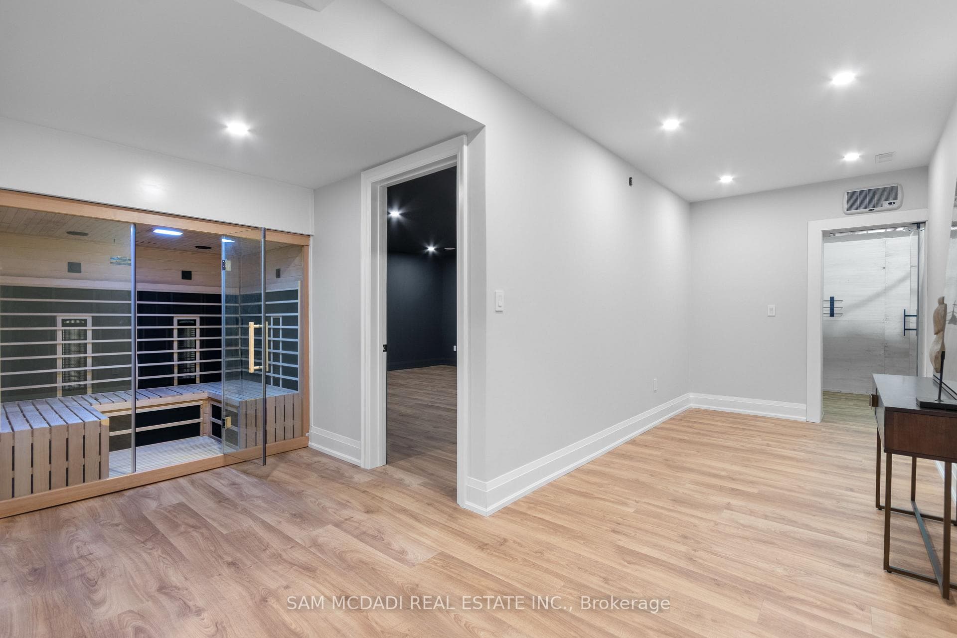 584 Fourth Line - New Construction photo 36 of 50 in Oakville, Ontario
