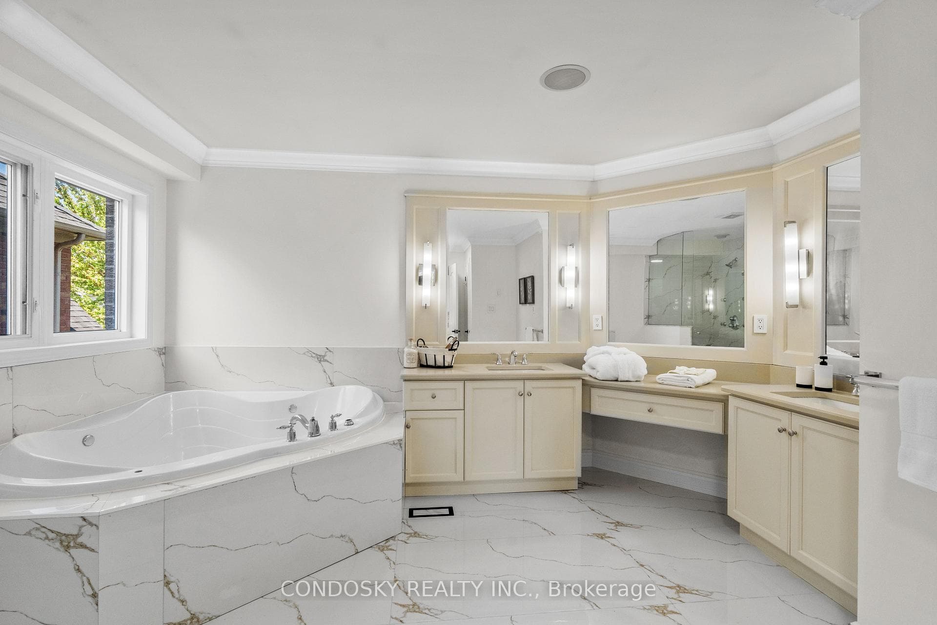 3322 Fox Run Circle - Detached photo 26 of 50 in Oakville, Ontario