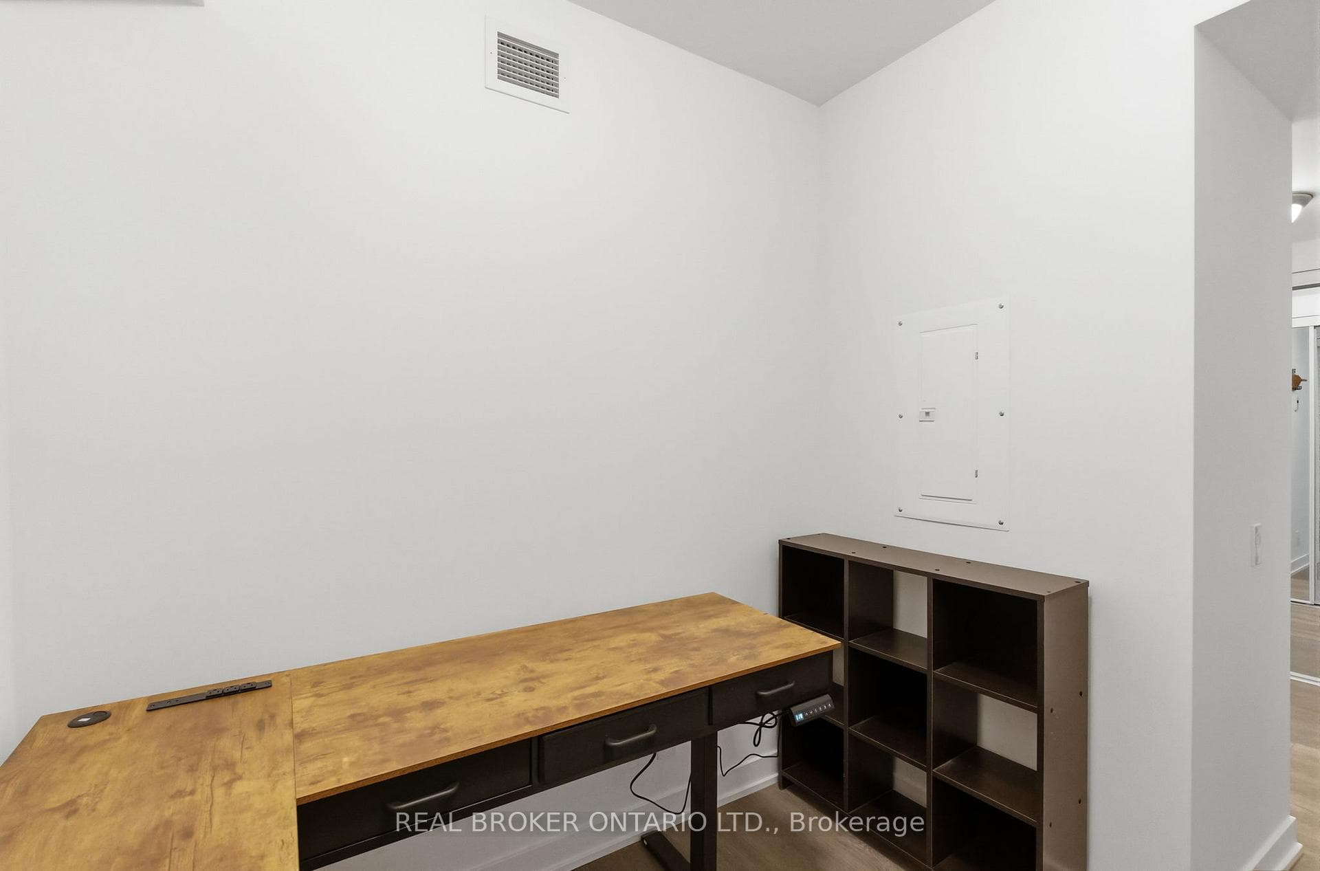 2 Manderley Drive Unit 912 - Condo photo 7 of 47 in Birch Cliff / Cliffside, Ontario