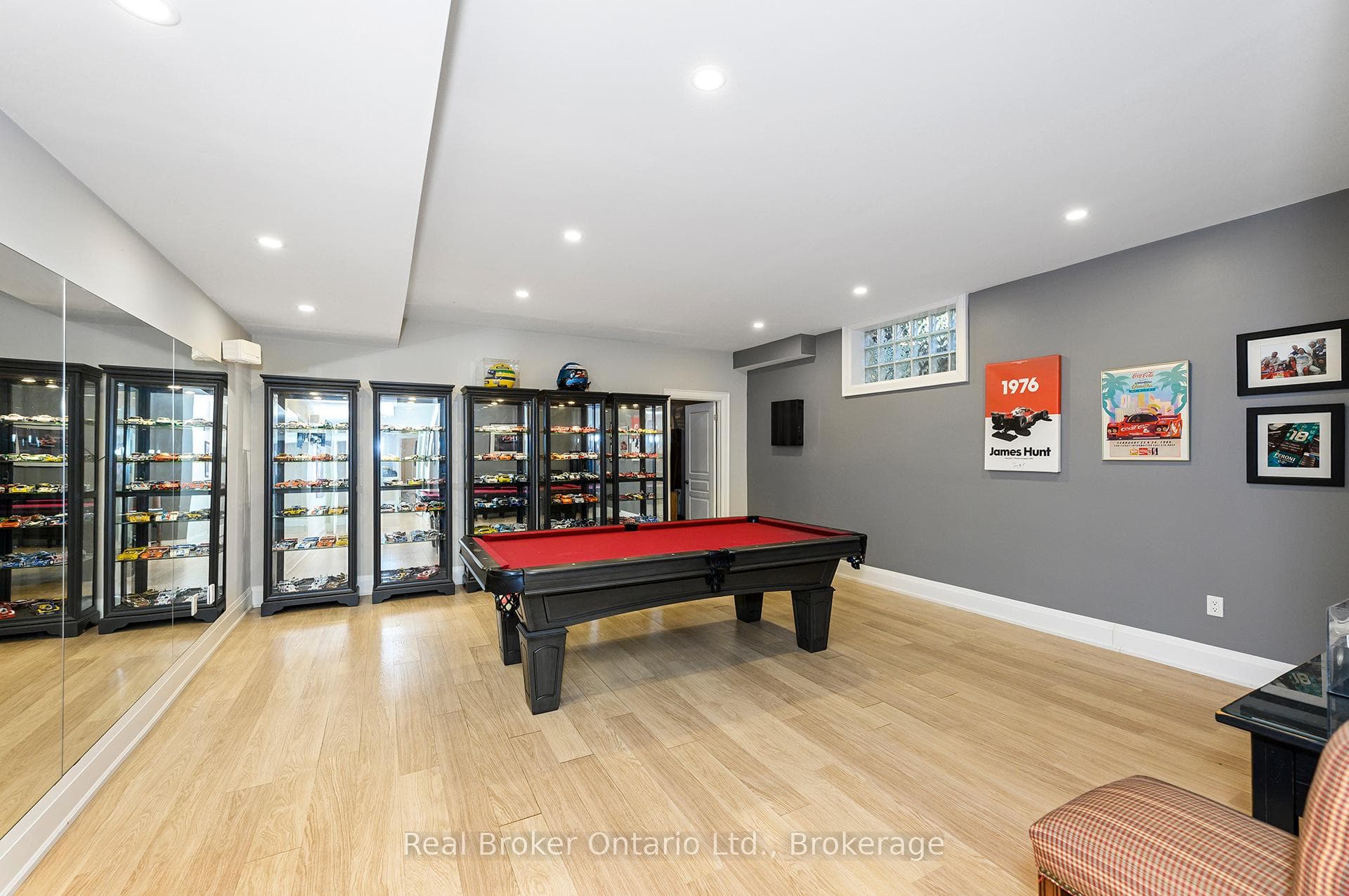 4507 Lakeshore Road - Detached photo 38 of 50 in Burlington, Ontario