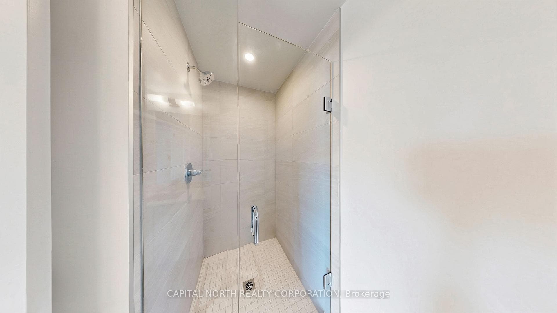 2075 Lakeshore Road Unit 708 - Condo photo 21 of 37 in Burlington, Ontario