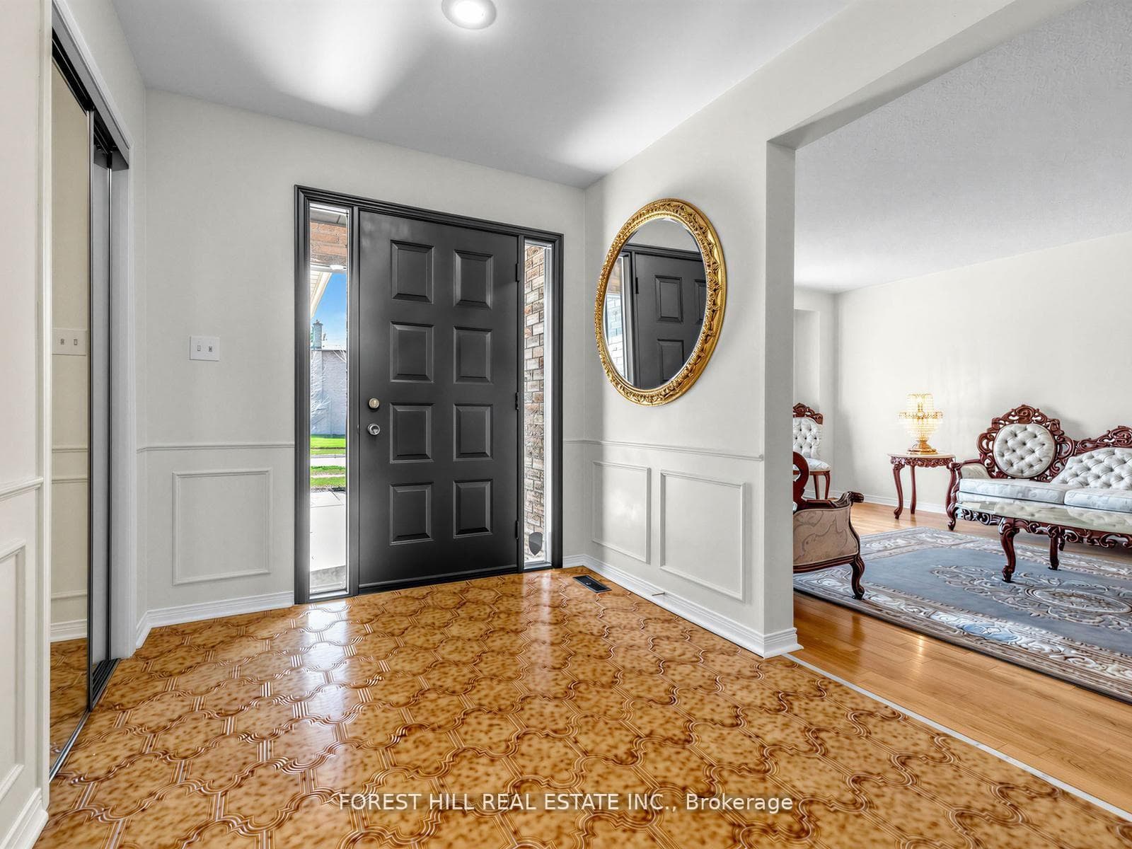 32 Saddletree Drive - Detached photo 2 of 41 in Hillcrest Village / Bayview Village, Ontario