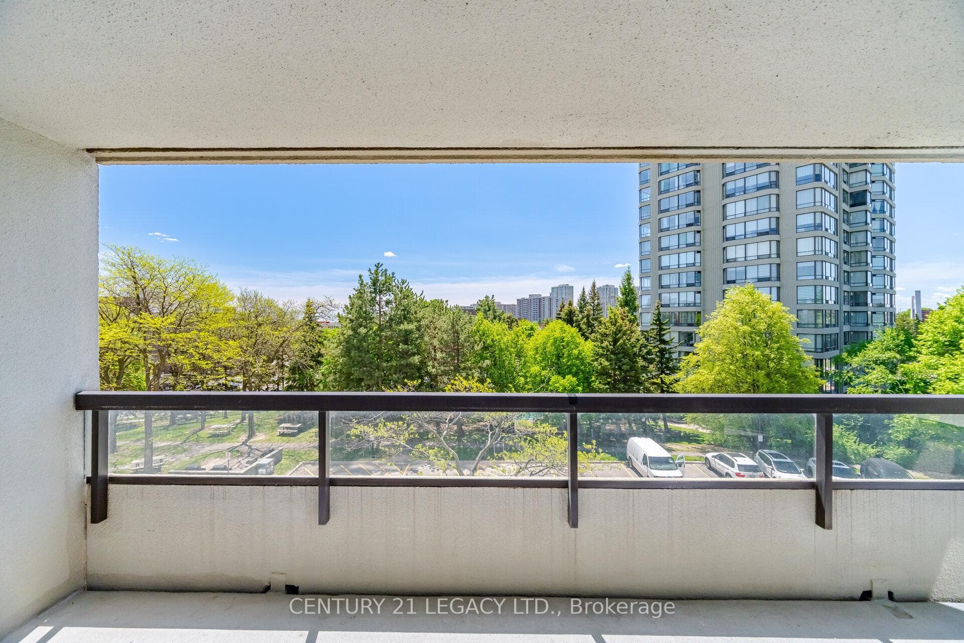 24 Hanover Road Unit 404 - Condo photo 17 of 45 in Brampton, Ontario