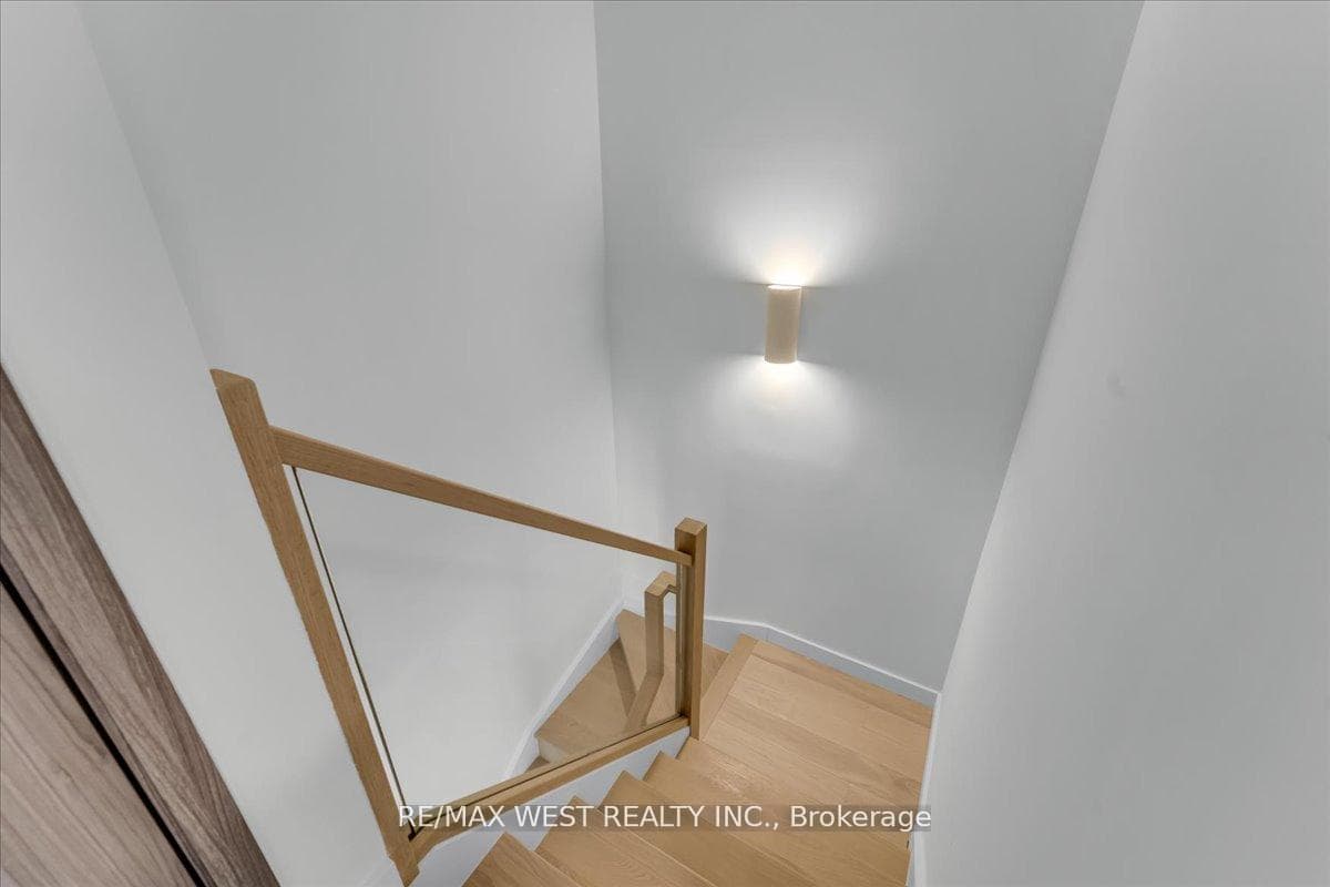 1 Concord Cityplace Way Unit 5709 - Condo photo 23 of 44 in Downtown Toronto / Waterfront, Ontario