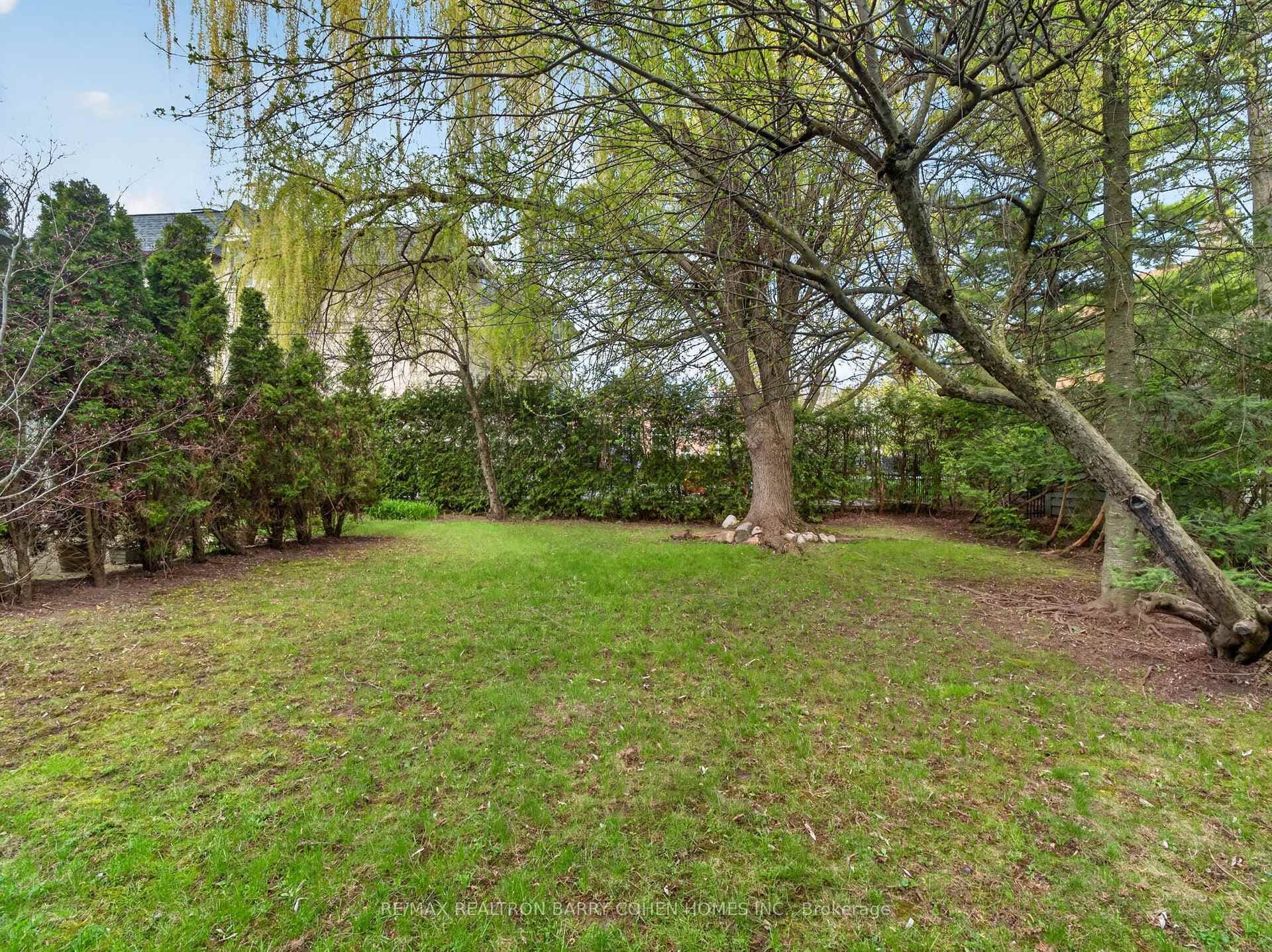 4 Malabar Place - Detached photo 18 of 19 in Don Mills / Parkwoods / Victoria Village, Ontario
