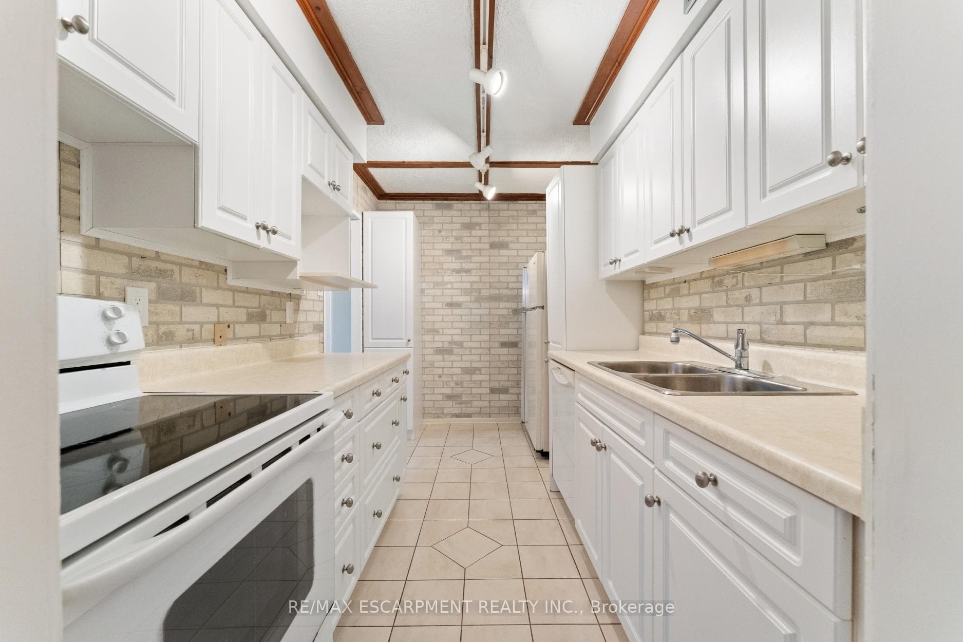 1964 MAIN Street Unit 1104 - Condo photo 13 of 43 in Hamilton, Ontario