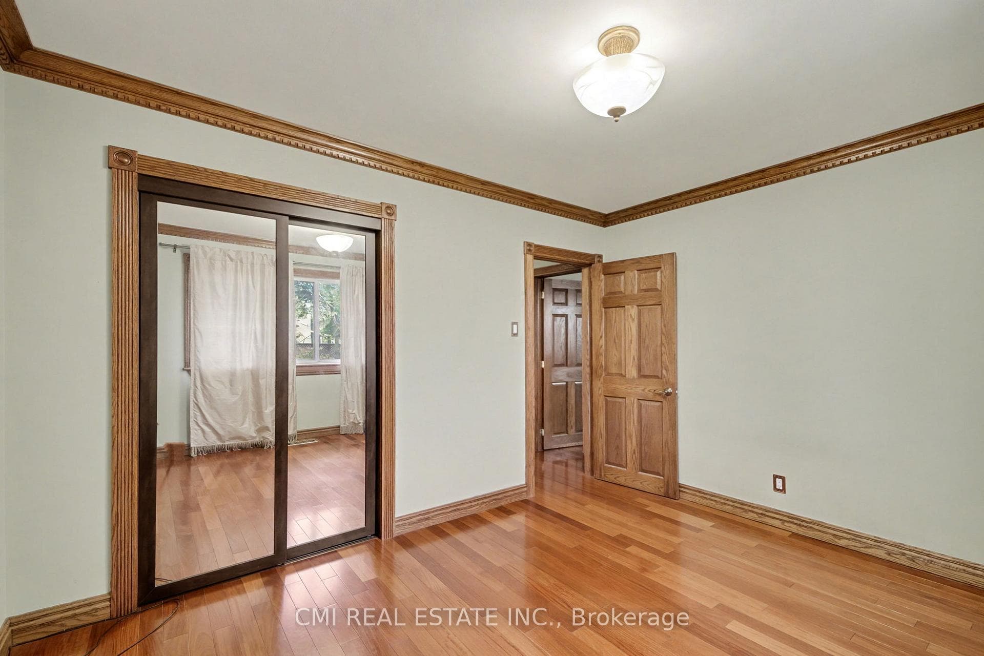 460 Martin Grove Road - Detached photo 16 of 38 in Etobicoke (Islington / Rexdale), Ontario