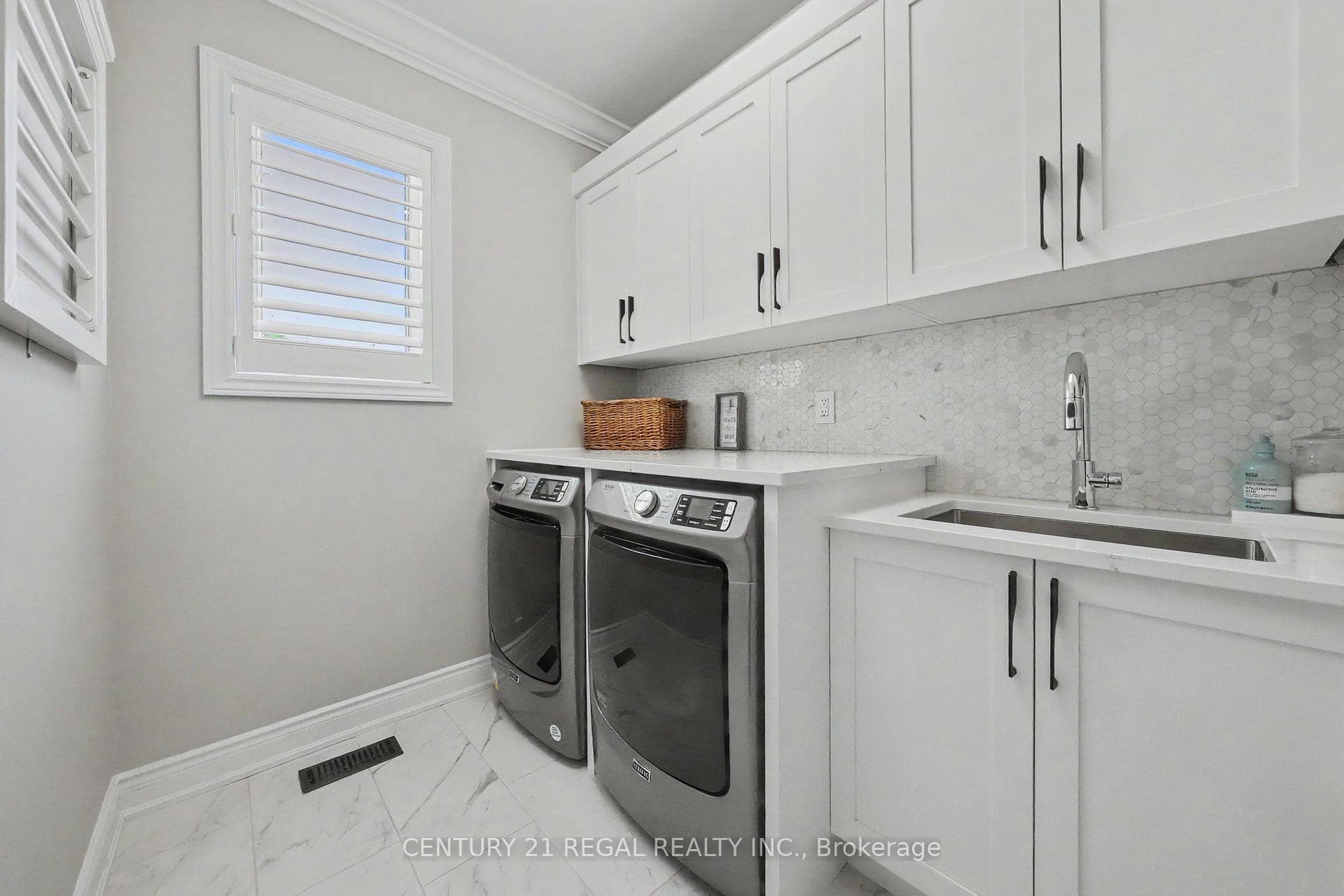 2260 Chickadee Crescent - Detached photo 15 of 47 in Oakville, Ontario