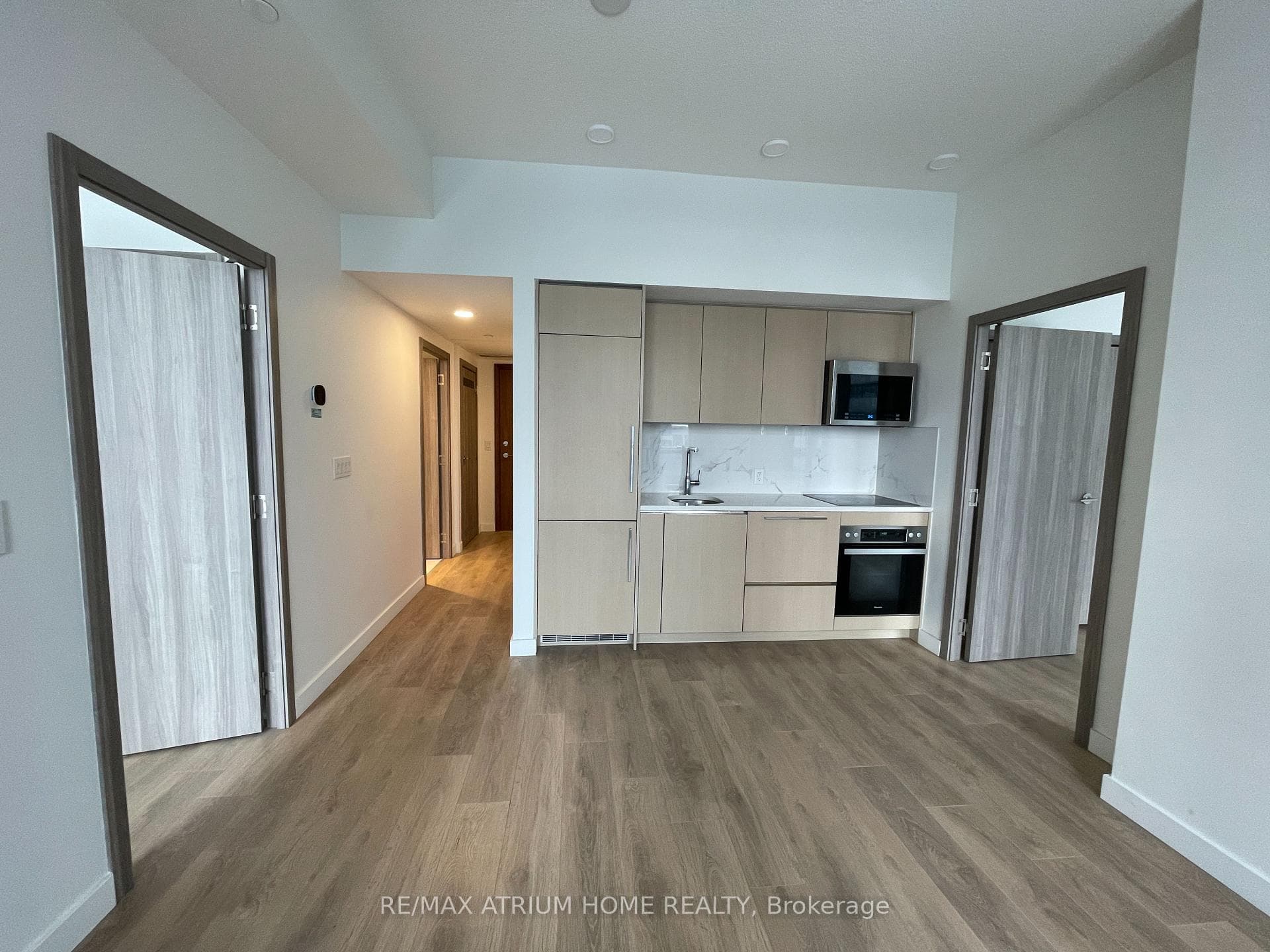 38 Widmer Street Unit 2208 - Condo photo 1 of 21 in Downtown Toronto / Waterfront, Ontario
