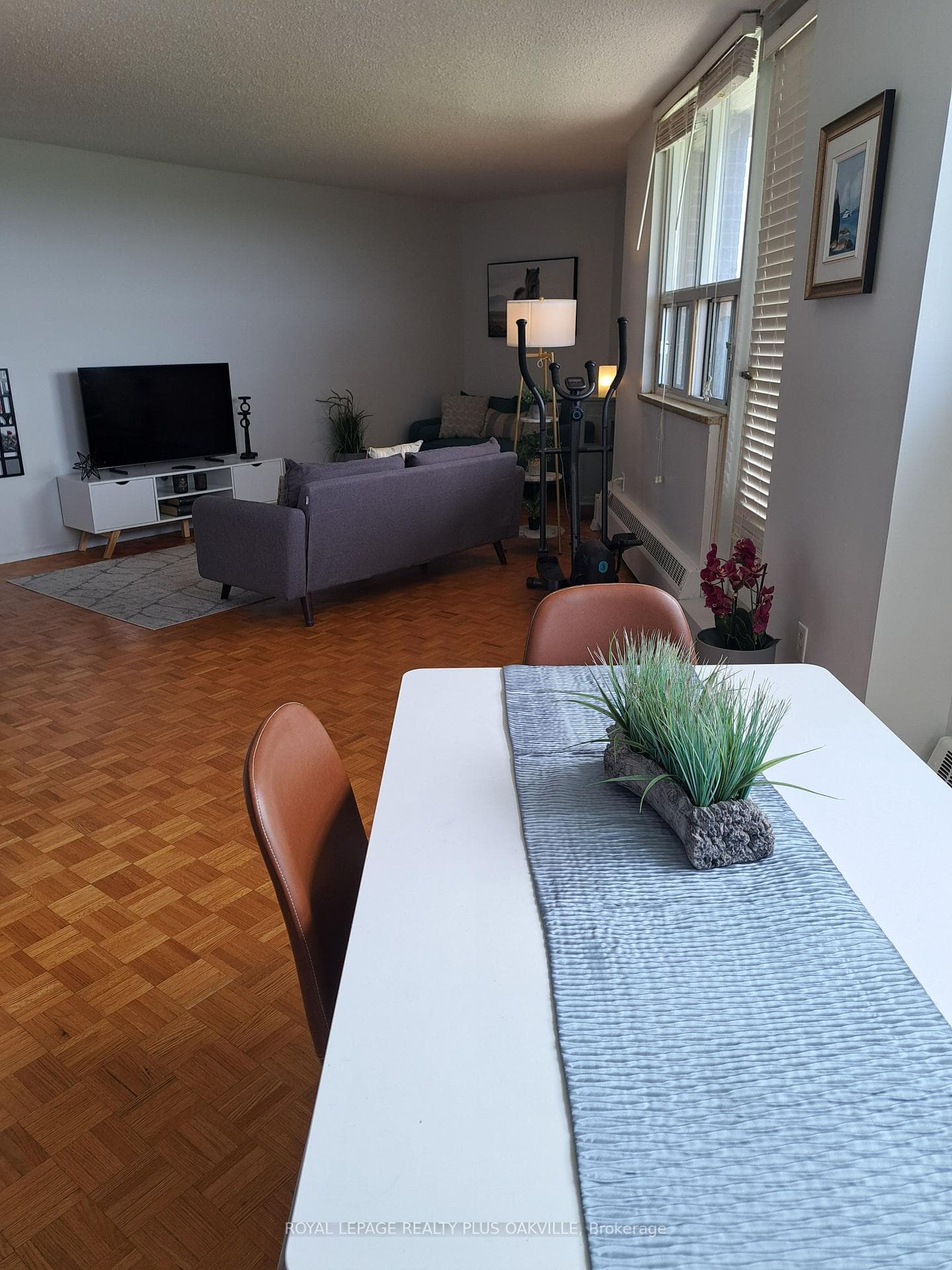212 Kerr Street Unit 909 - Condo photo 16 of 33 in Oakville, Ontario