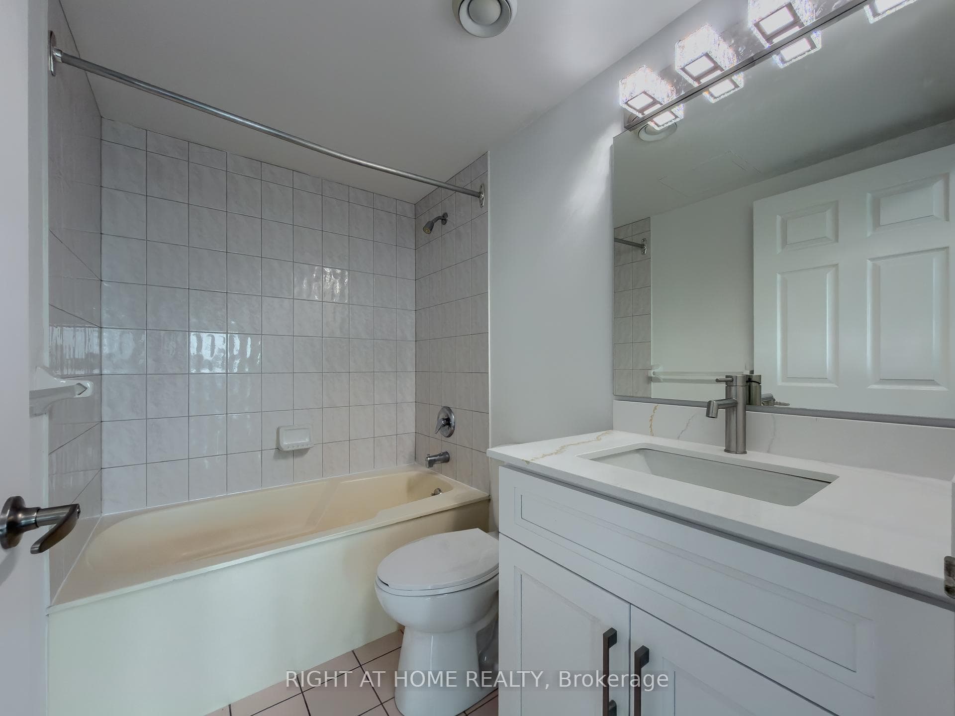 8 Lee Centre Drive Unit 1008 - Condo photo 27 of 33 in Scarborough (West Hill / Highland Creek), Ontario