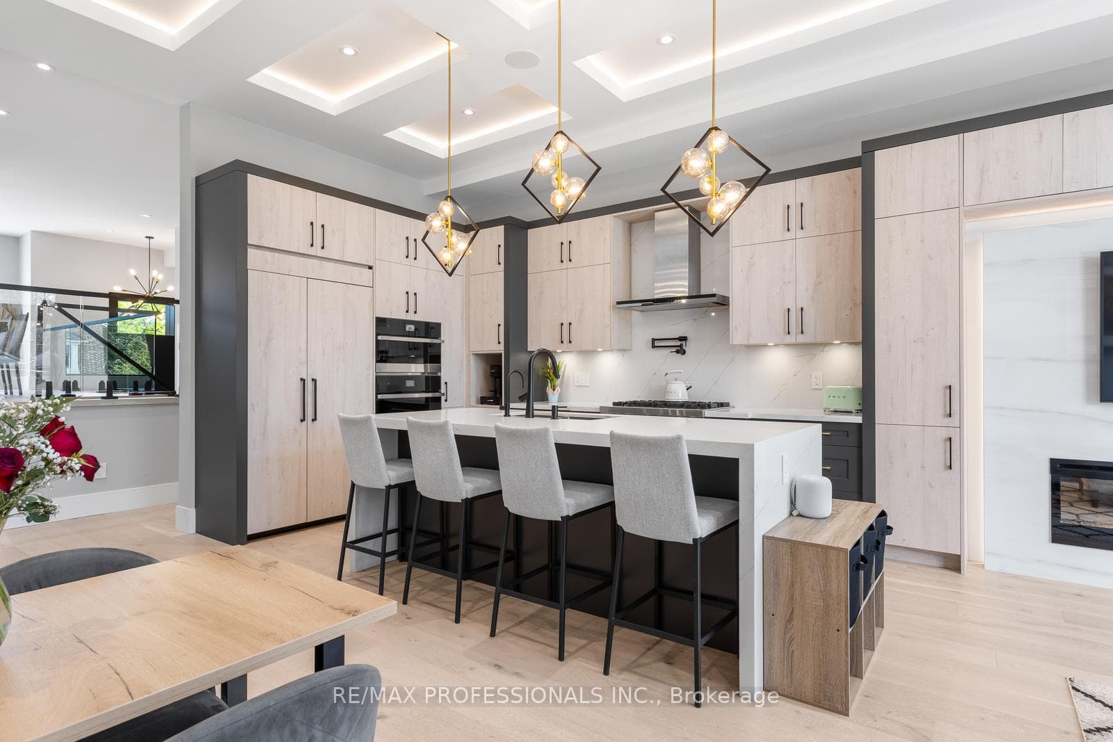 216 Aldercrest Road - Detached photo 11 of 49 in Liberty Village / Parkdale / South Parkdale, Ontario