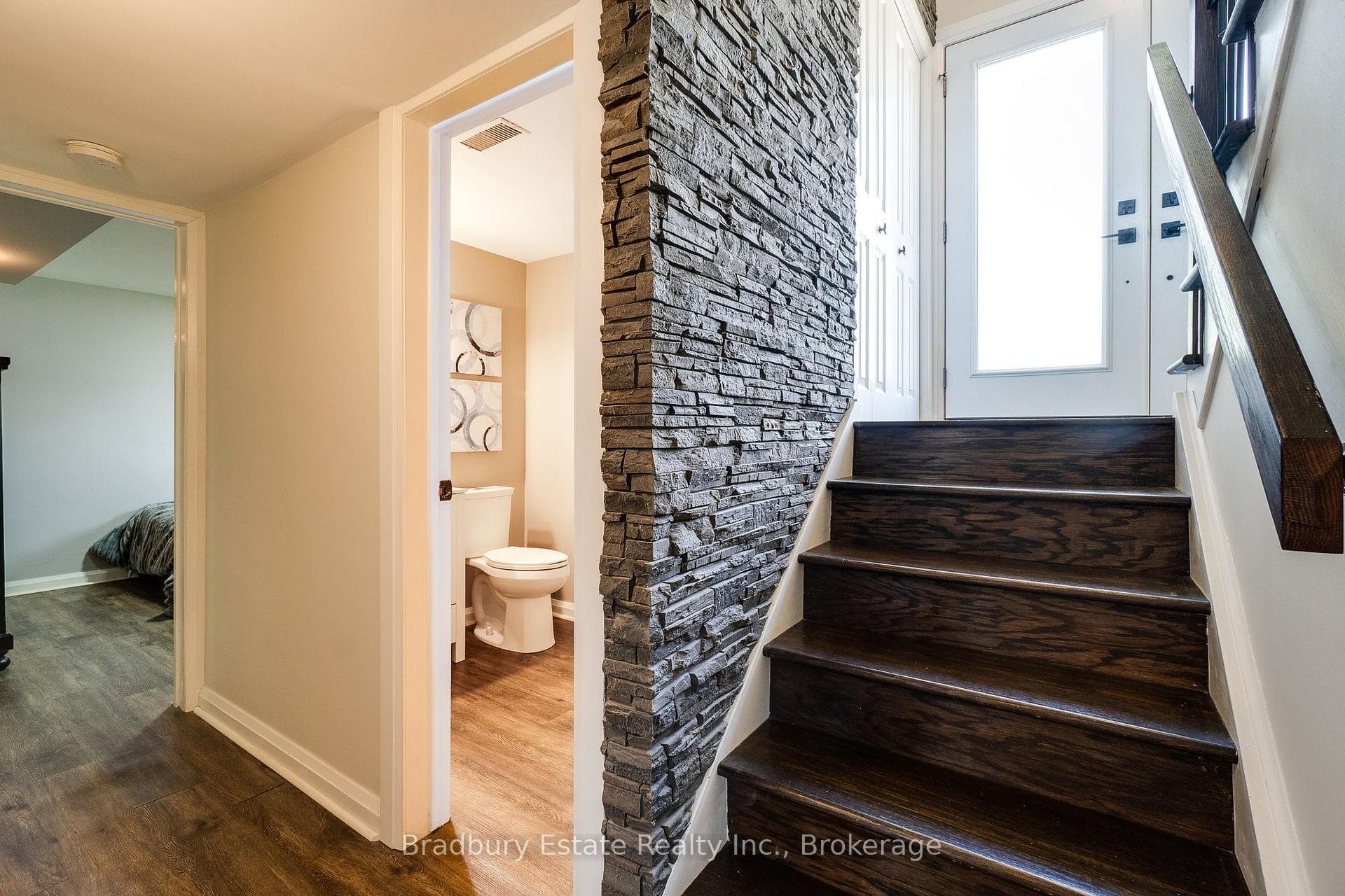498 Wicklow Road - Detached photo 20 of 39 in Burlington, Ontario