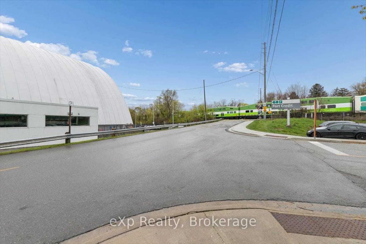 39 Stavebank Road Unit 403 - Condo photo 21 of 33 in Mississauga, Ontario