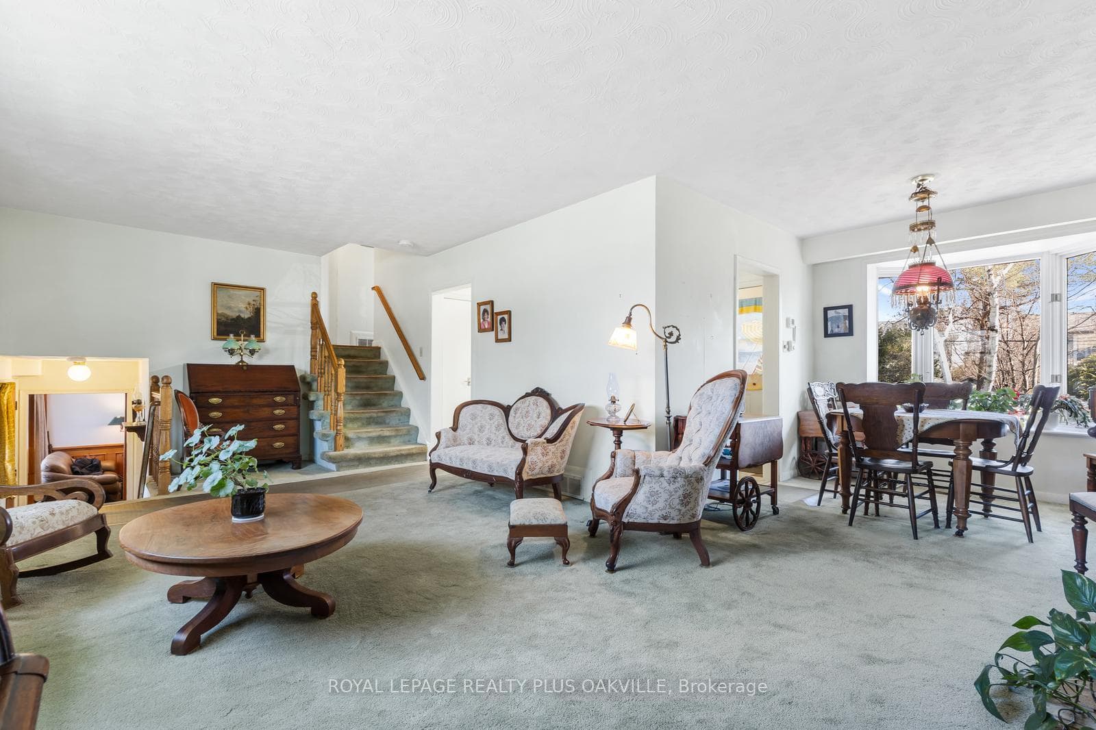 227 Sandwell Drive - Detached photo 5 of 44 in Oakville, Ontario