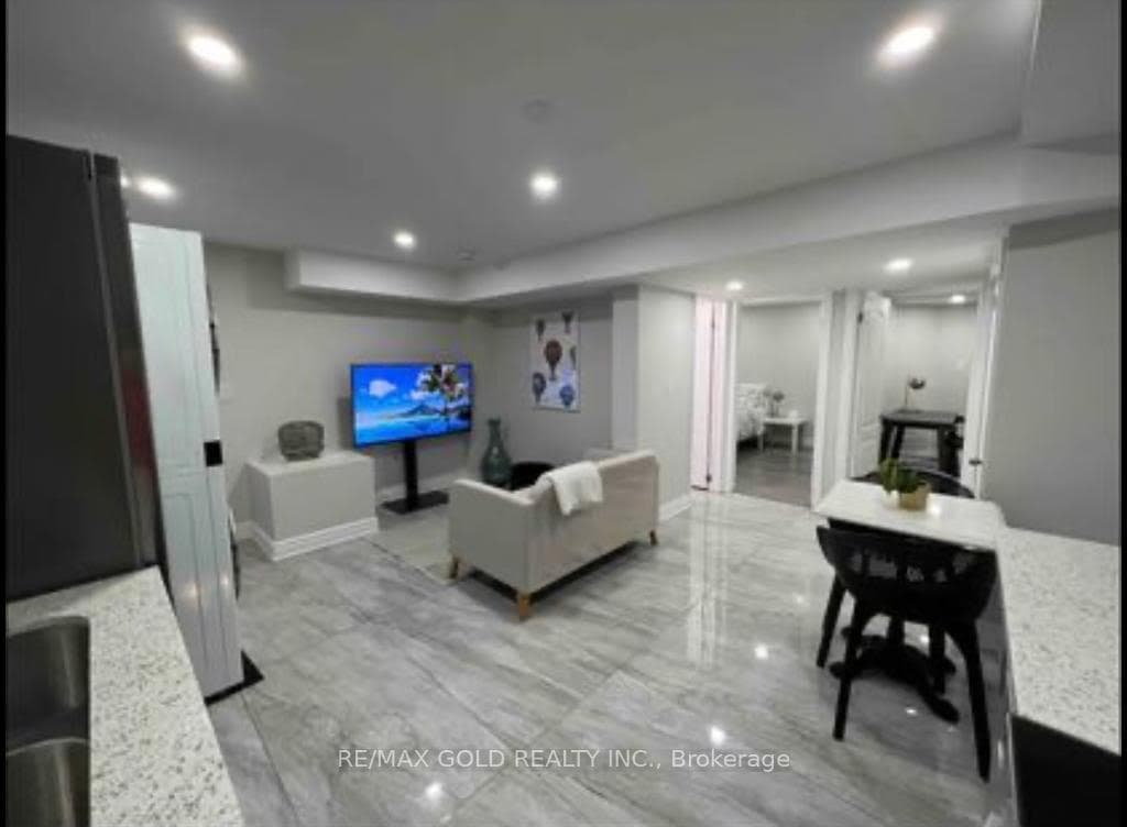 60 Swales Crescent - Detached photo 9 of 24 in Brampton, Ontario