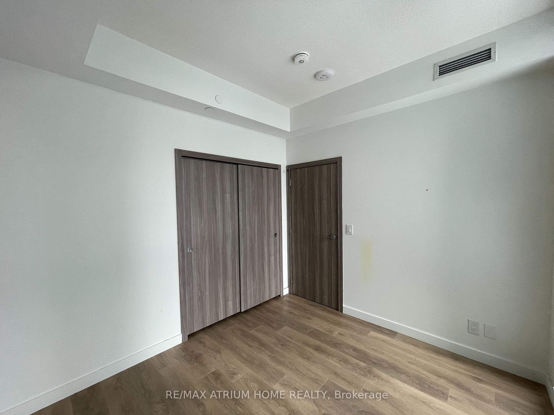 38 Widmer Street Unit 2208 - Condo photo 8 of 21 in Downtown Toronto / Waterfront, Ontario