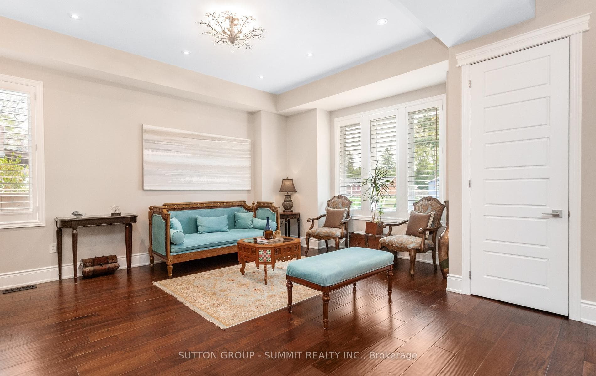121 Ringwood Road - Detached photo 5 of 49 in Oakville, Ontario