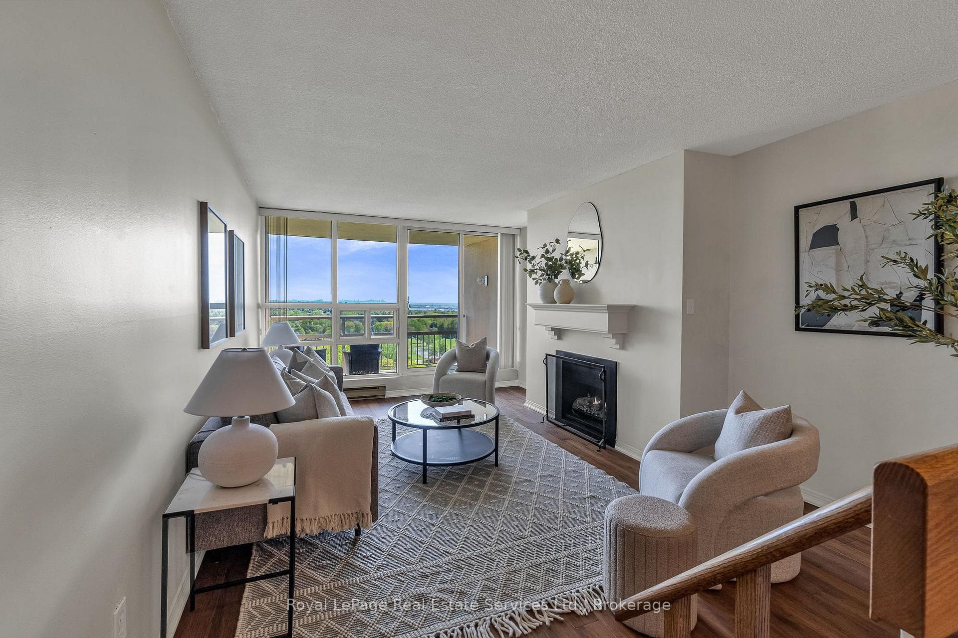 1359 White Oaks Boulevard Unit 1810 - Condo photo 8 of 32 in Oakville, Ontario