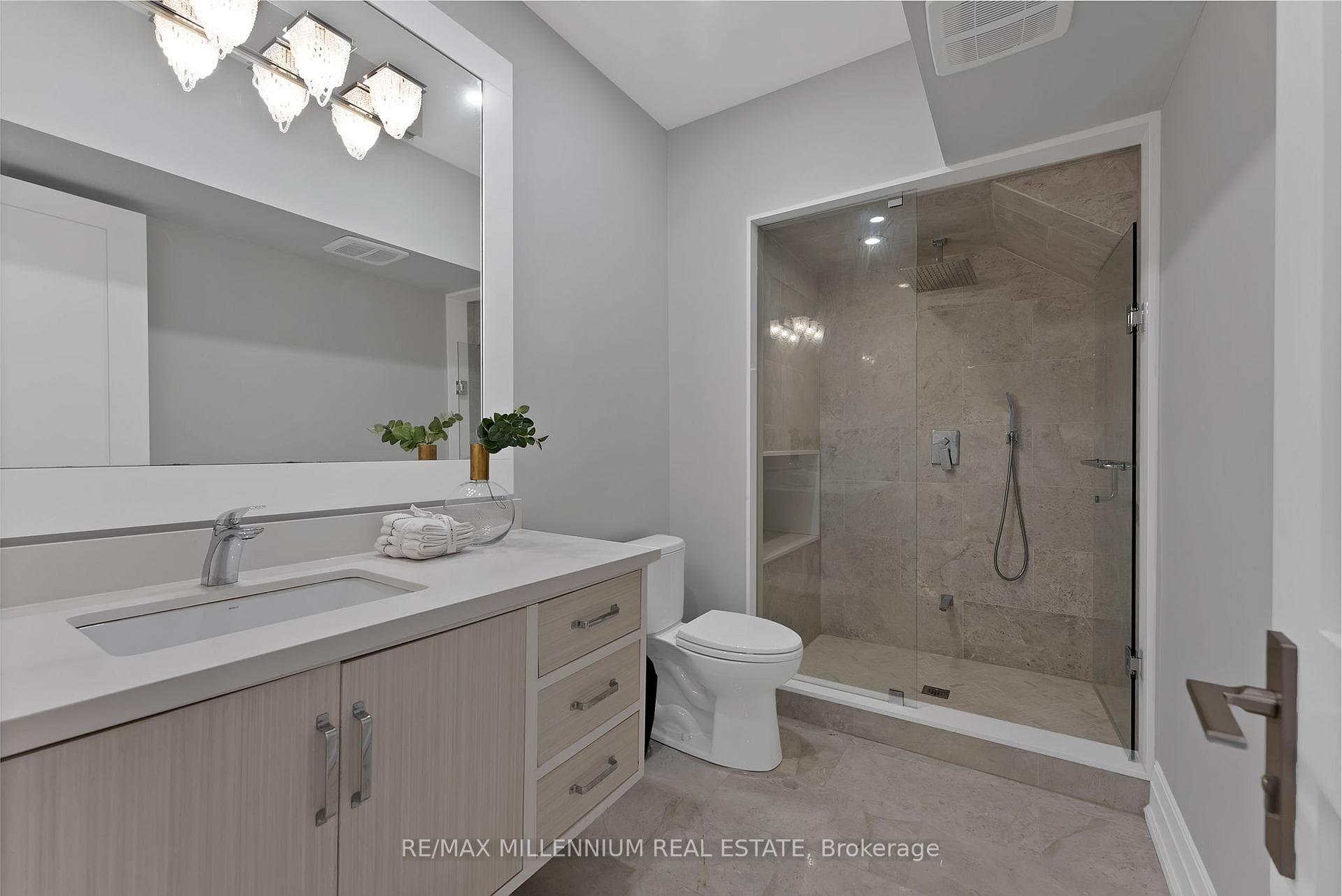 162 Oliver Place - Detached photo 41 of 50 in Oakville, Ontario