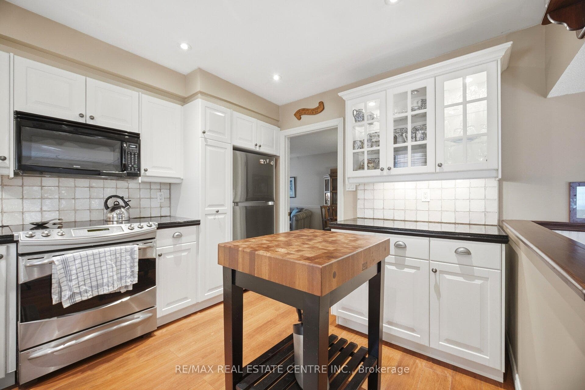 2800 Bucklepost Crescent - Semi-Detached photo 13 of 46 in Mississauga, Ontario