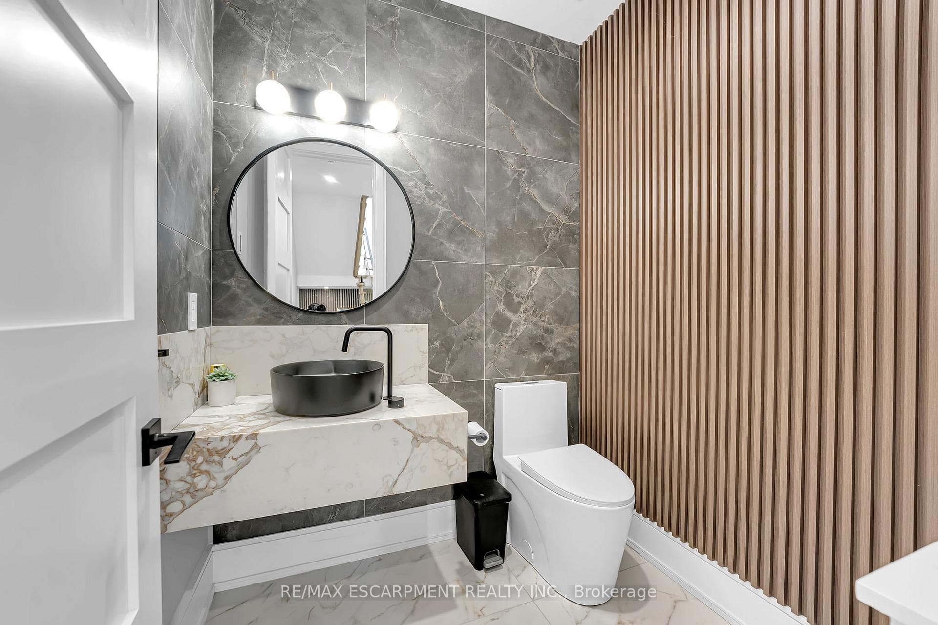 221 Morden Road - Detached photo 12 of 49 in Oakville, Ontario