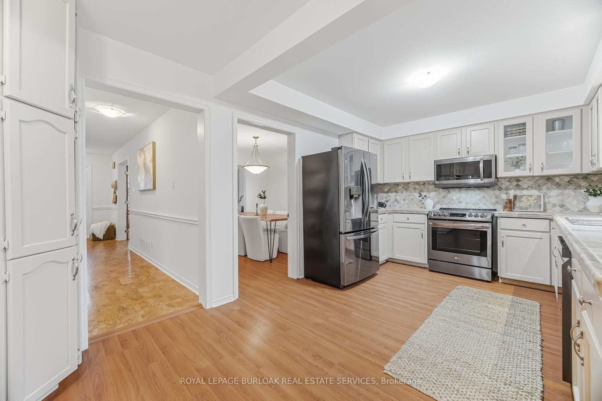 1004 Roxborough Drive - Detached photo 11 of 50 in Oakville, Ontario