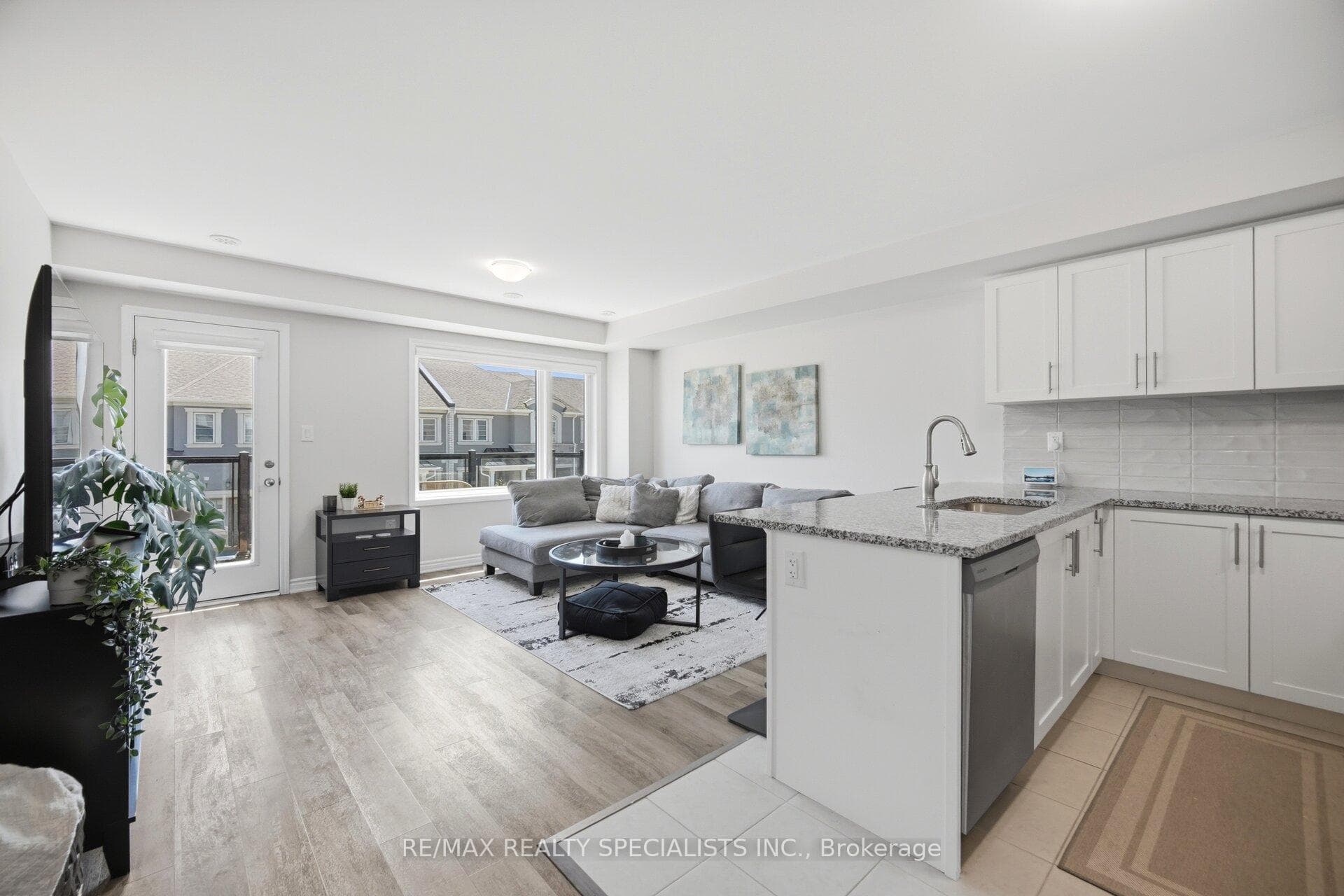 510 Bellflower Court - Townhouse photo 10 of 41 in Milton, Ontario