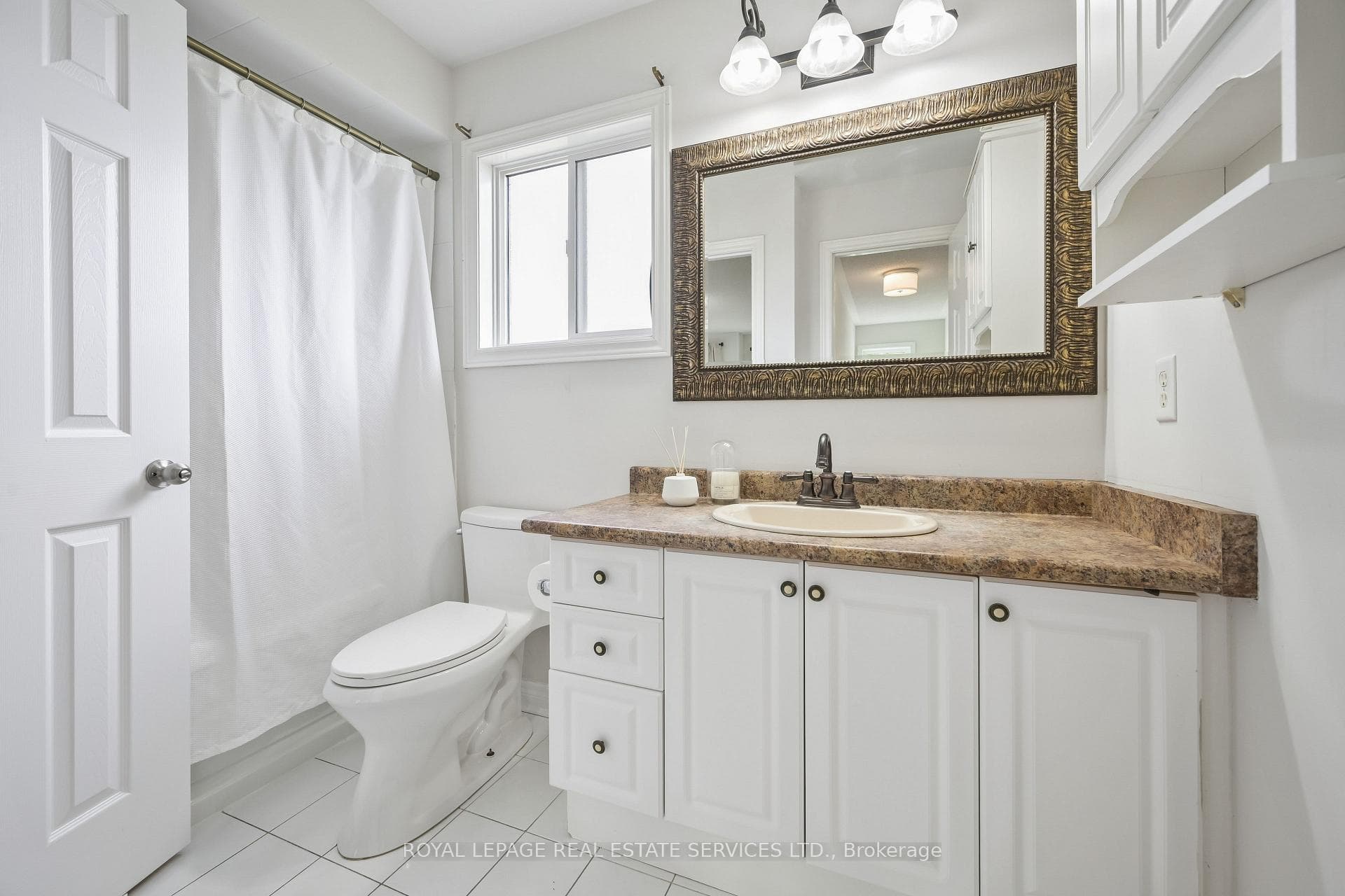 1493 Derby County Crescent - Detached photo 28 of 43 in Oakville, Ontario