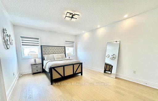 469 Threshing Mill Boulevard - Detached photo 29 of 45 in Oakville, Ontario