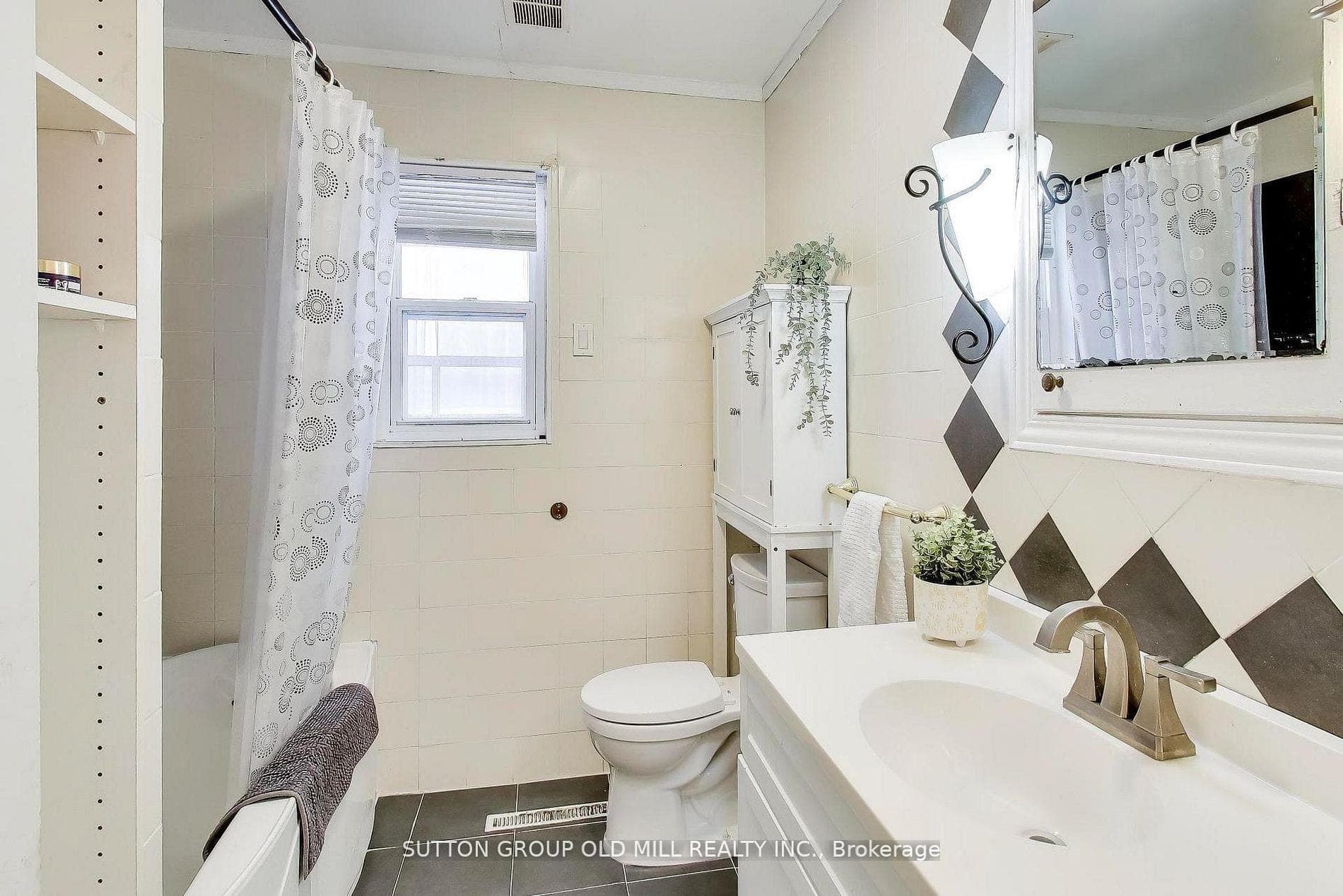 33 Mystic Avenue - Detached photo 13 of 24 in Birch Cliff / Cliffside, Ontario