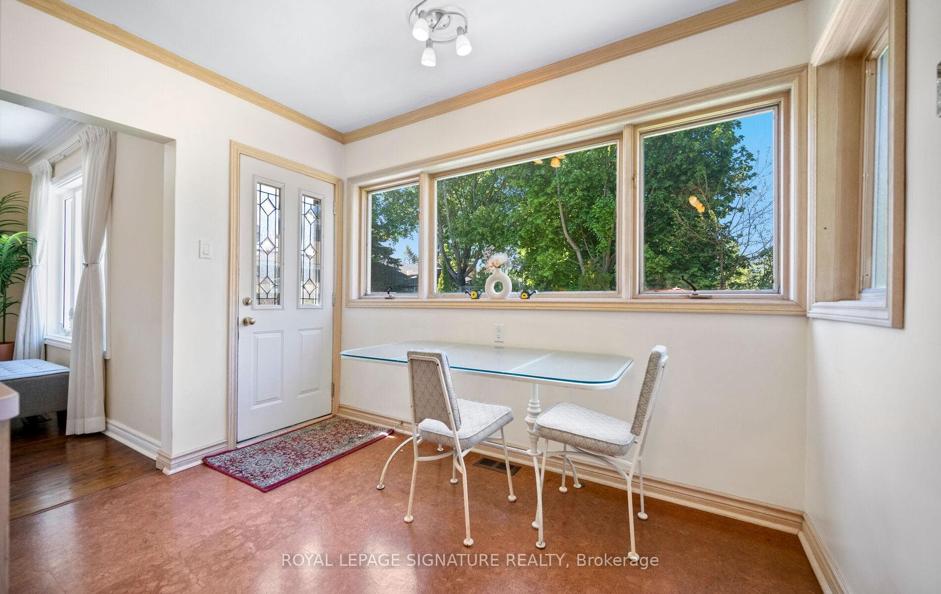 1570 Park Royale Boulevard - Detached photo 12 of 38 in Mississauga, Ontario