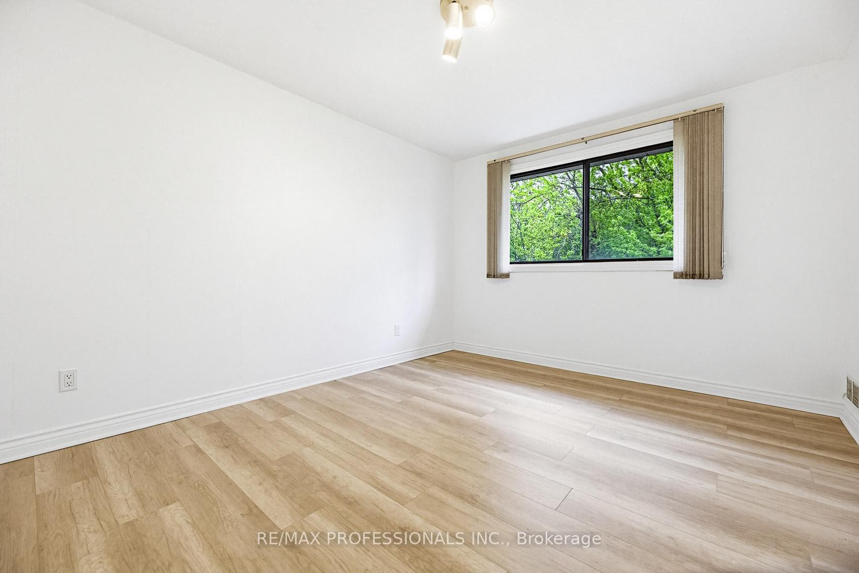 26 Neilor Crescent - Detached photo 33 of 50 in Etobicoke (Islington / Rexdale), Ontario