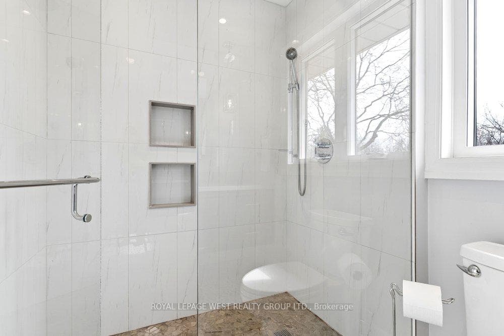2293 Carpenters Circle - Detached photo 43 of 50 in Oakville, Ontario