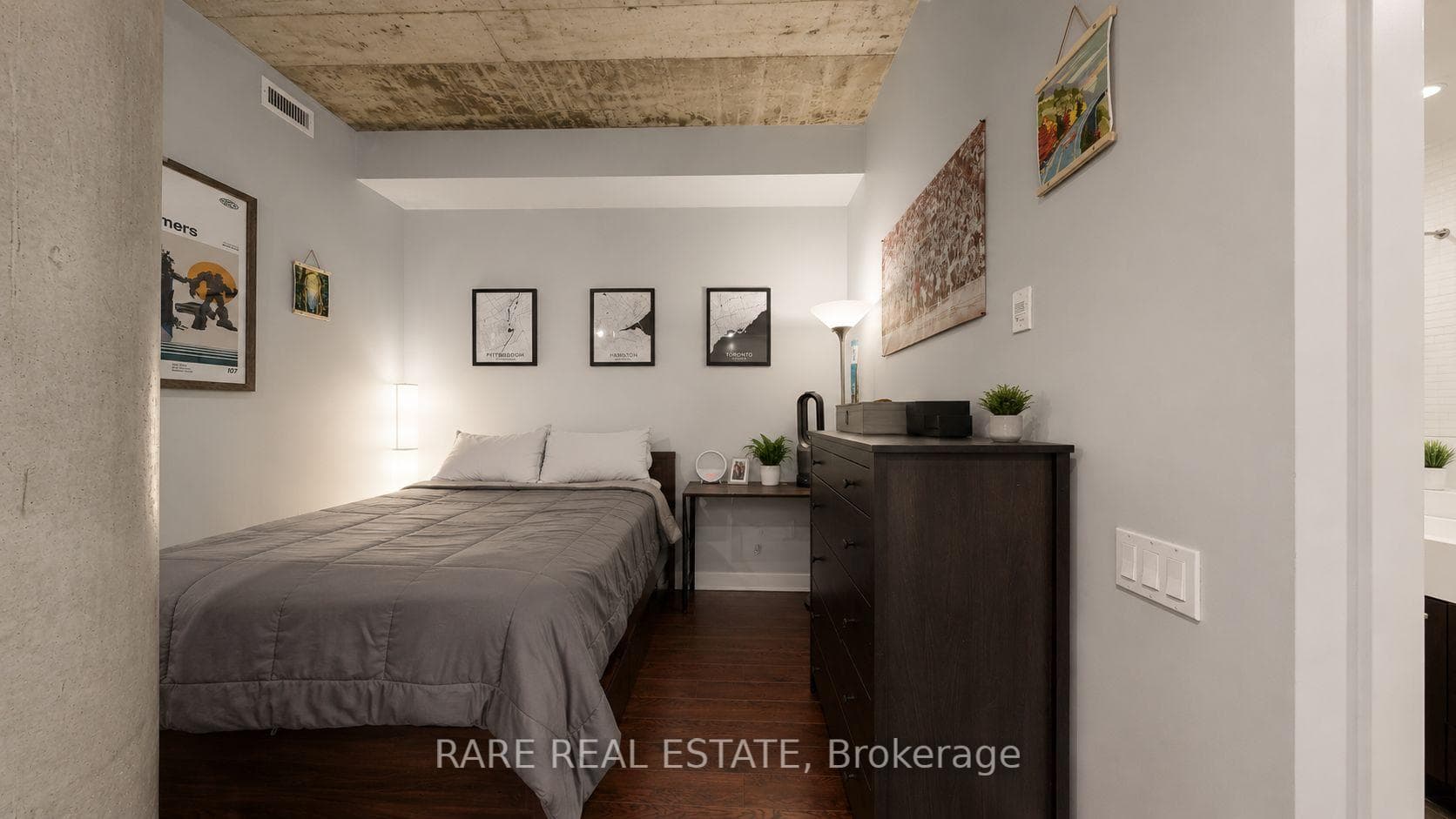 66 Portland Street Unit 205 - Condo photo 4 of 11 in Downtown Toronto / Waterfront, Ontario
