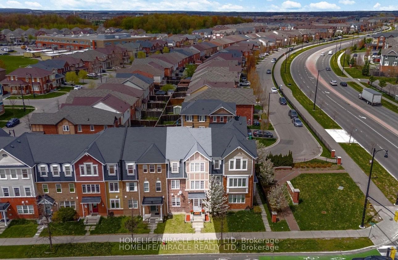5 Veterans Drive - Townhouse photo 2 of 50 in Brampton, Ontario