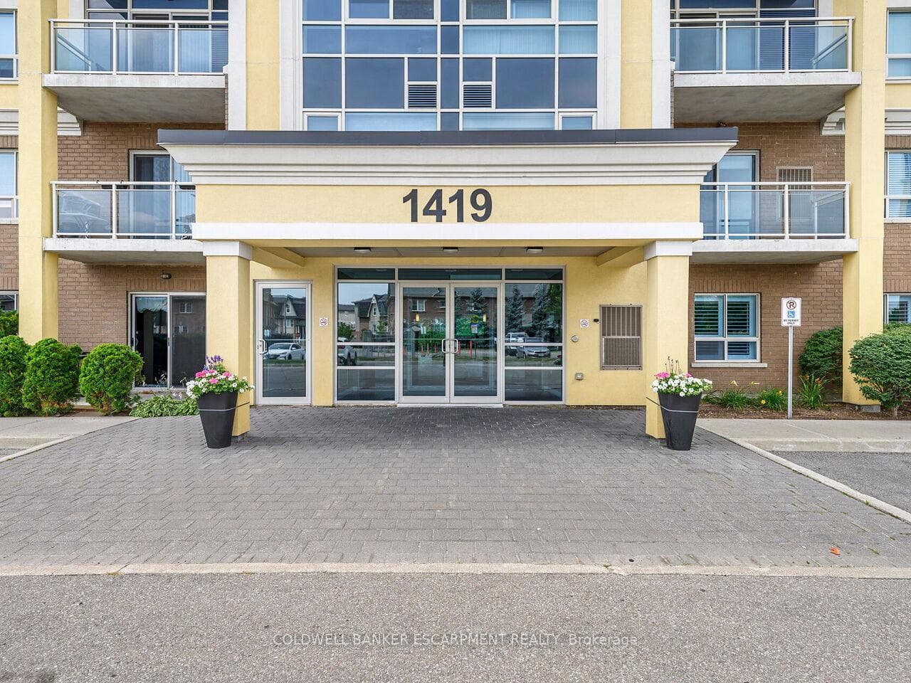 1419 Costigan Road Unit 201 - home for sale in Milton, Ontario