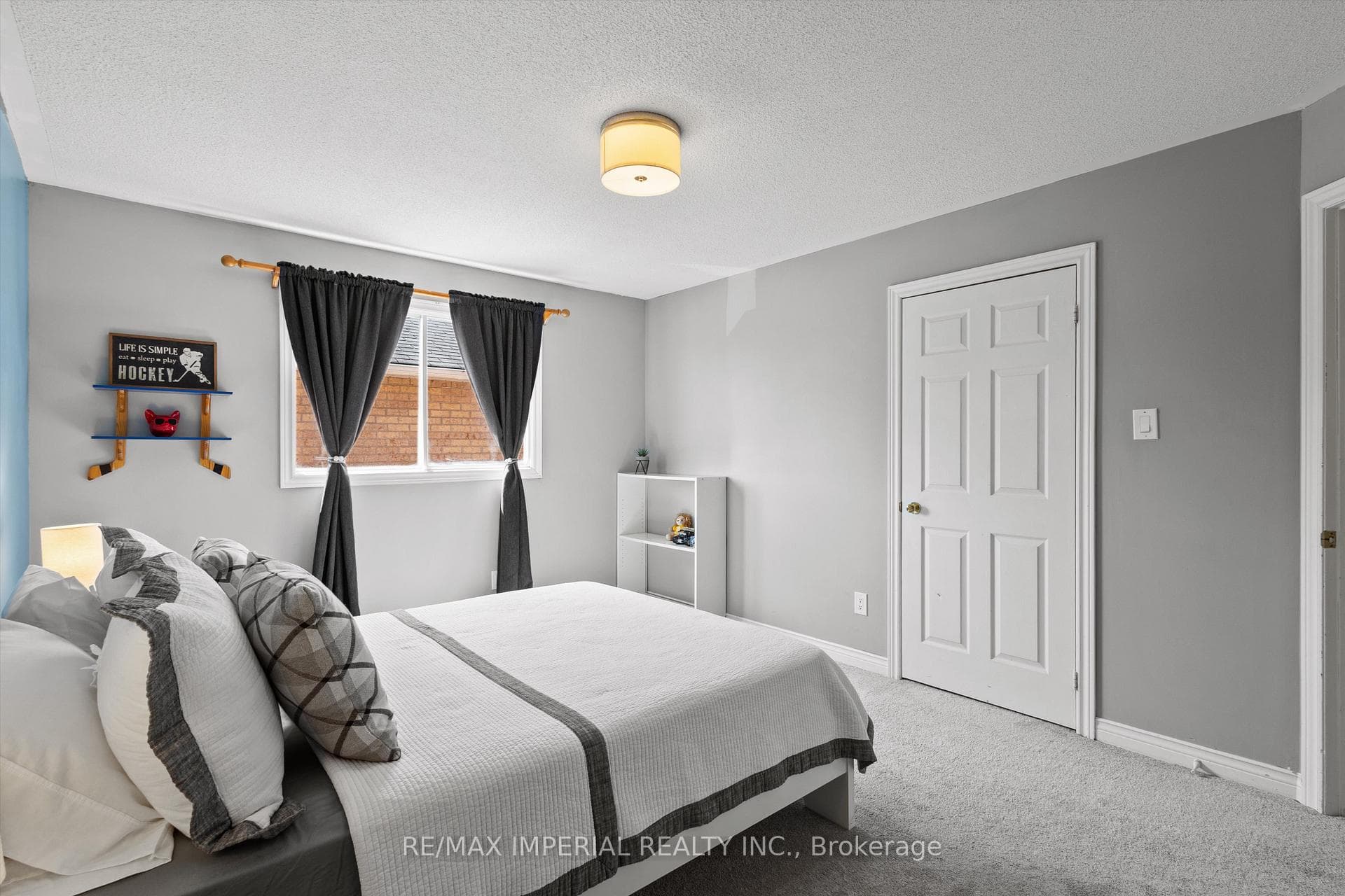 2044 Schoolmaster Circle - Detached photo 35 of 45 in Oakville, Ontario