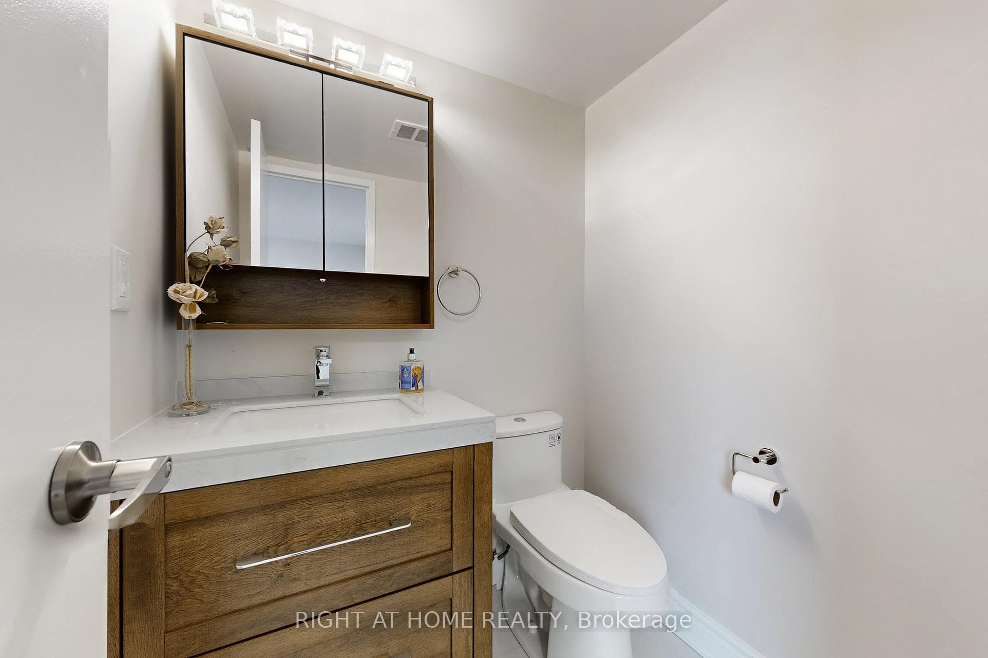 1338 York Mills Road Unit 702 - Condo photo 18 of 29 in Don Mills / Parkwoods / Victoria Village, Ontario