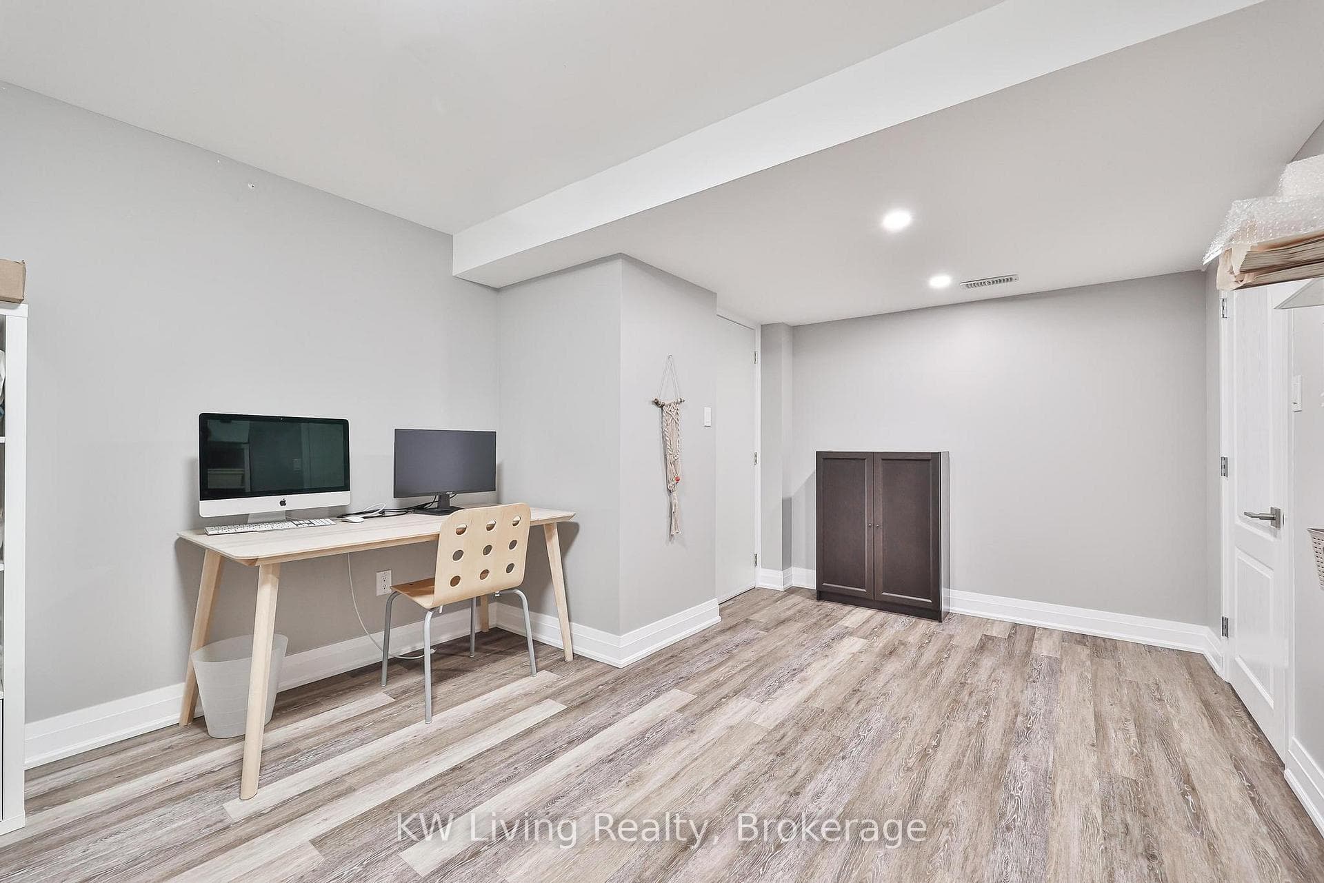 2327 Gladacres Lane - Detached photo 34 of 42 in Oakville, Ontario