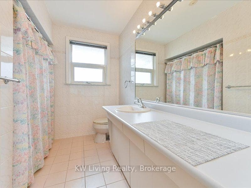52 Hawksbury Drive - Detached photo 26 of 43 in Hillcrest Village / Bayview Village, Ontario