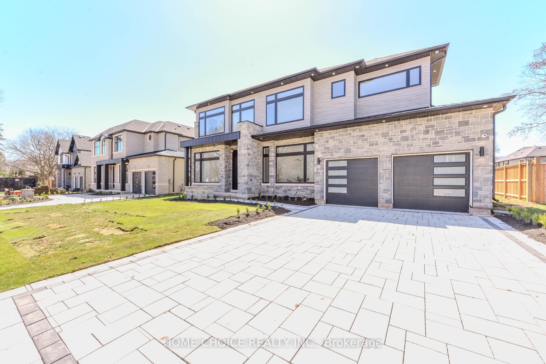 310 Tuck Drive - Detached photo 1 of 35 in Burlington, Ontario