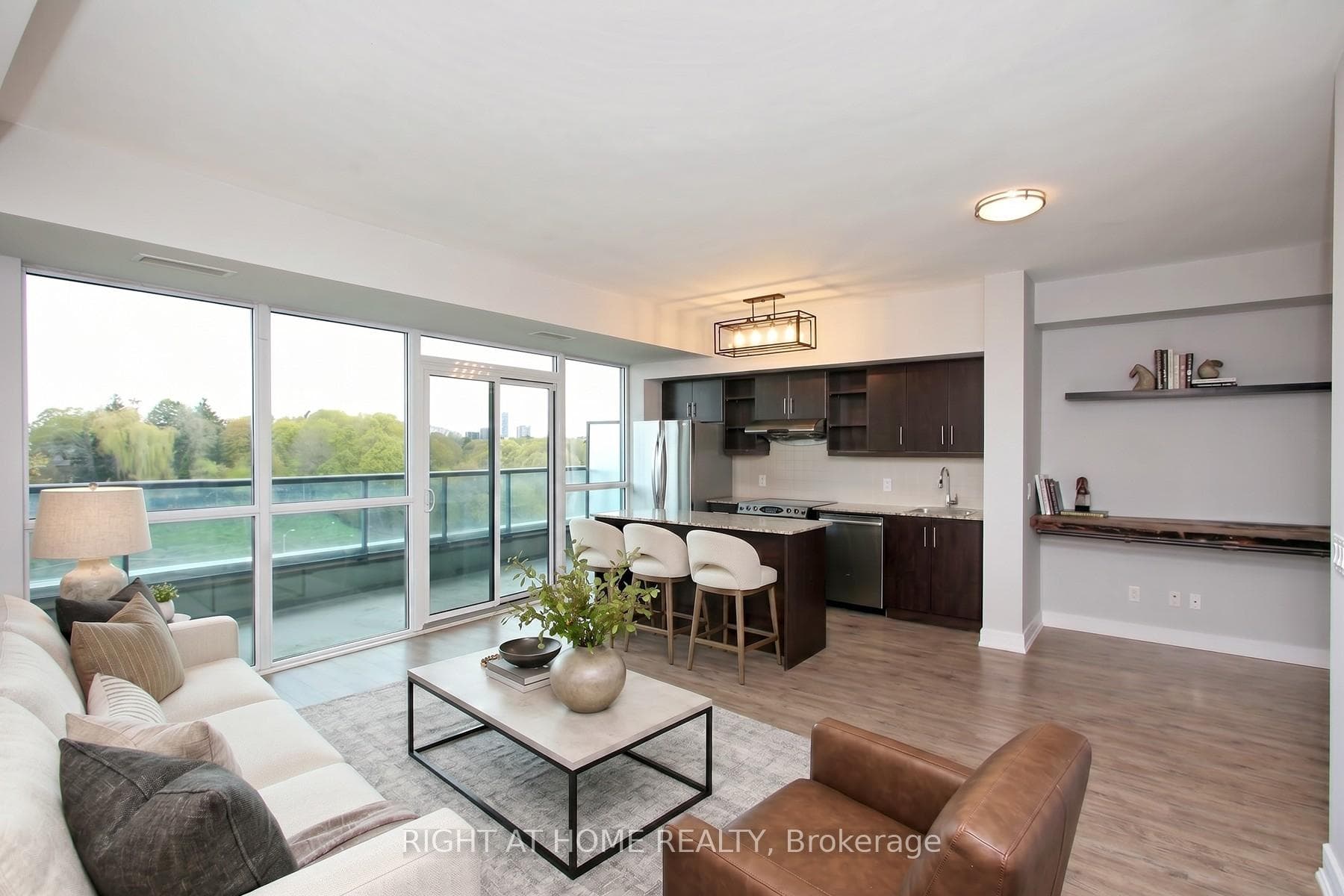 35 Brian Peck Crescent Unit 303 - Condo photo 13 of 22 in Flemingdon Park / Don Mills, Ontario