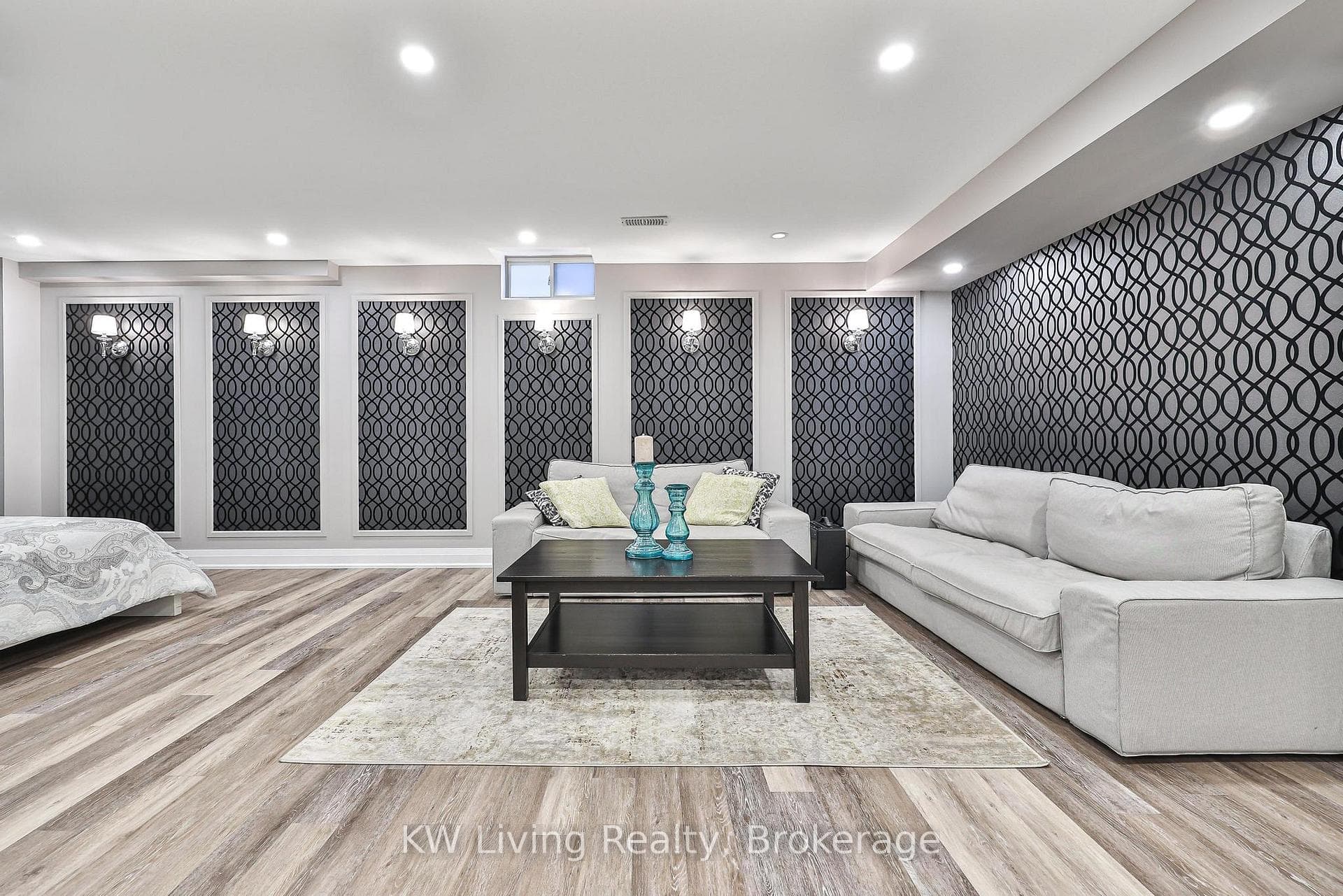 2327 Gladacres Lane - Detached photo 29 of 42 in Oakville, Ontario