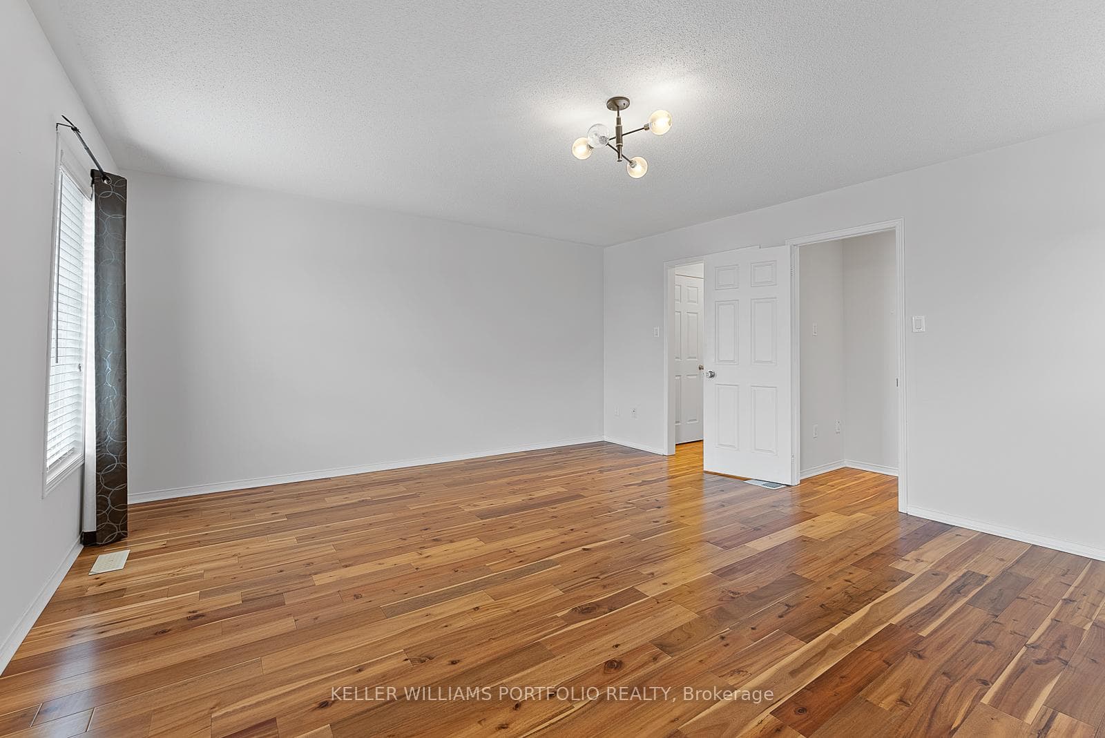 118 Gatwick Drive - Semi-Detached photo 36 of 50 in Oakville, Ontario