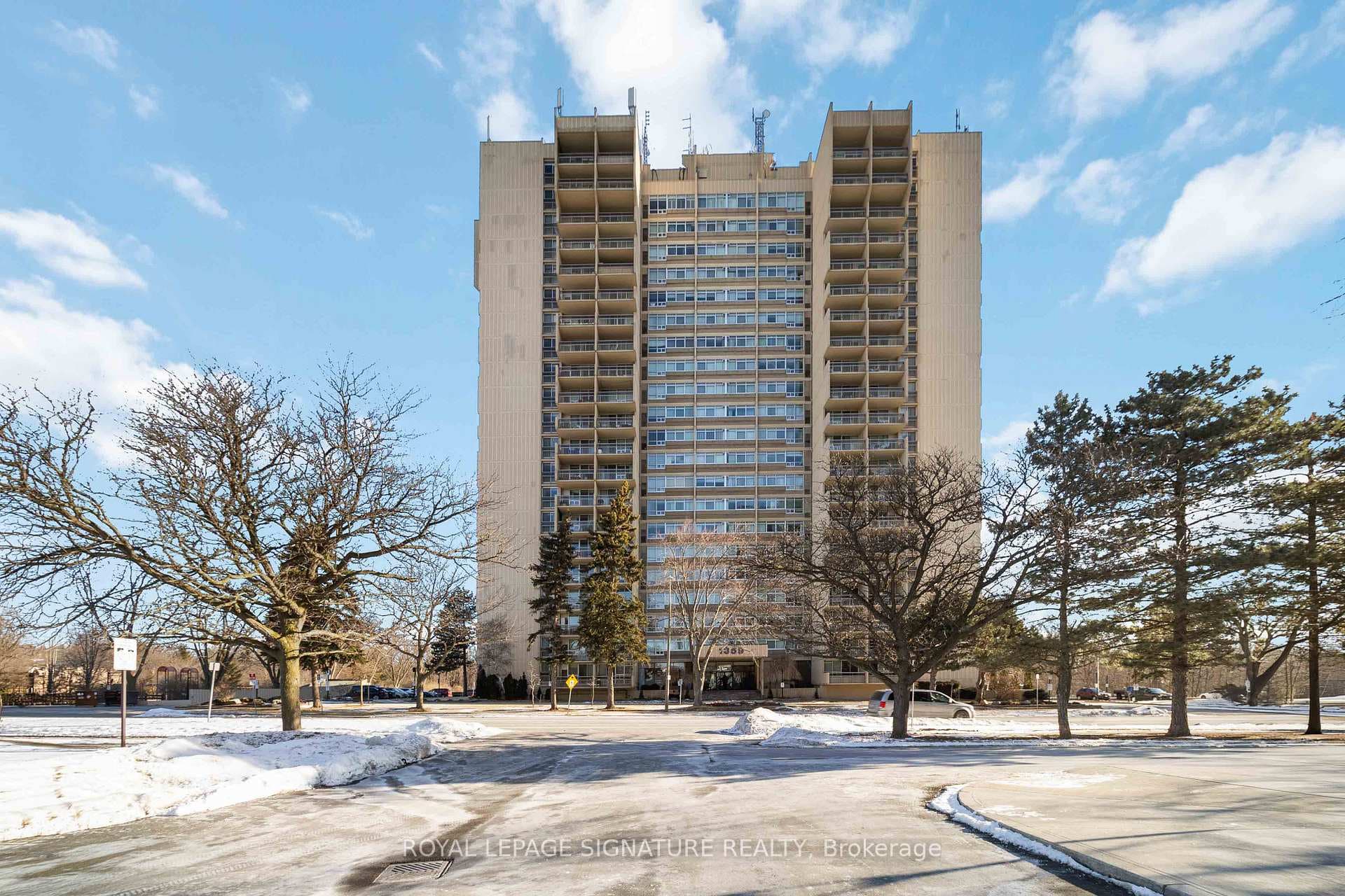 1359 White Oaks Boulevard Unit 1207 - home for sale in Oakville, Ontario