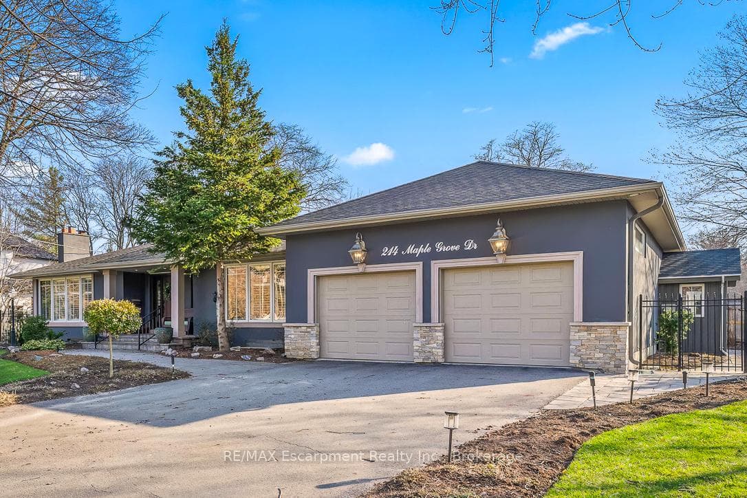 214 MAPLE GROVE Drive - Detached photo 2 of 49 in Oakville, Ontario