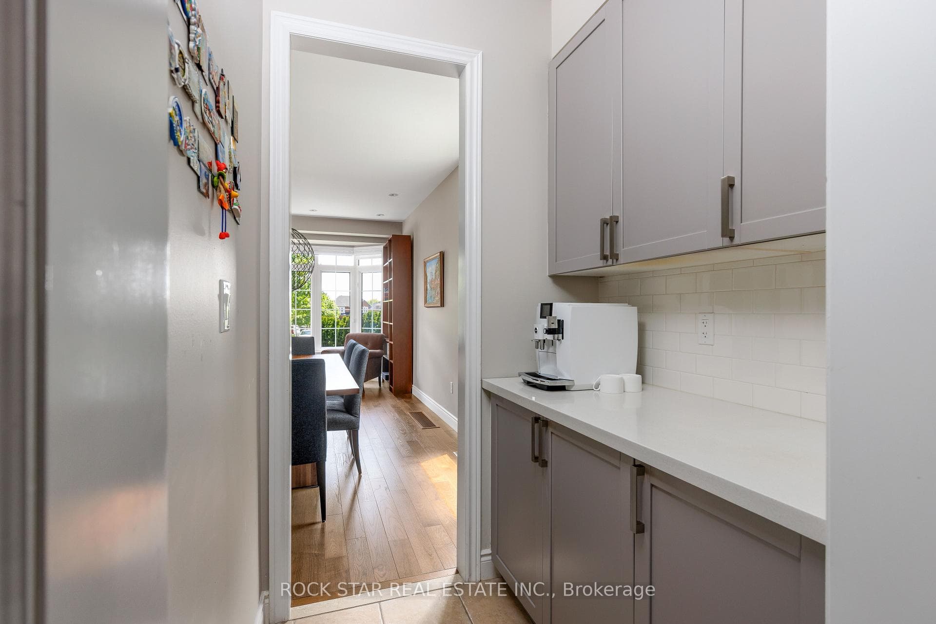 2277 Blue Oak Circle - Detached photo 17 of 46 in Oakville, Ontario