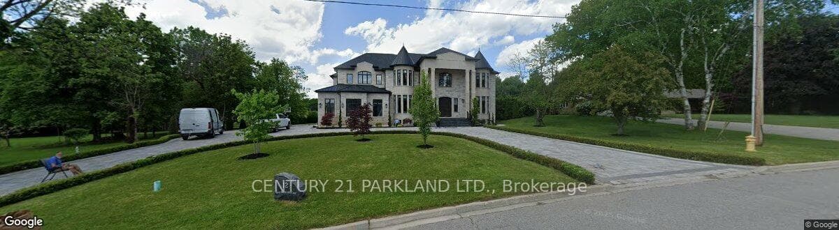 12 Hollywood Crescent - home for sale in King, Ontario